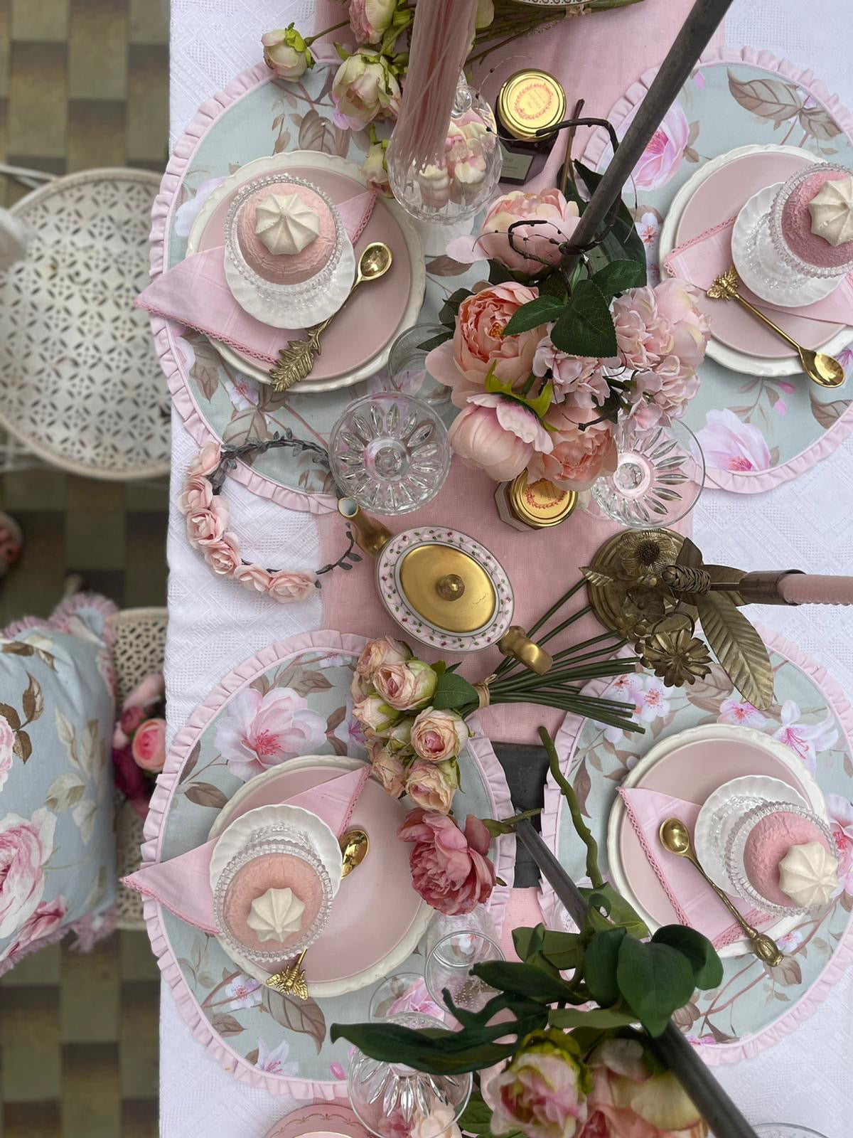 Tovaglietta Floreale Rosa Con Rouches