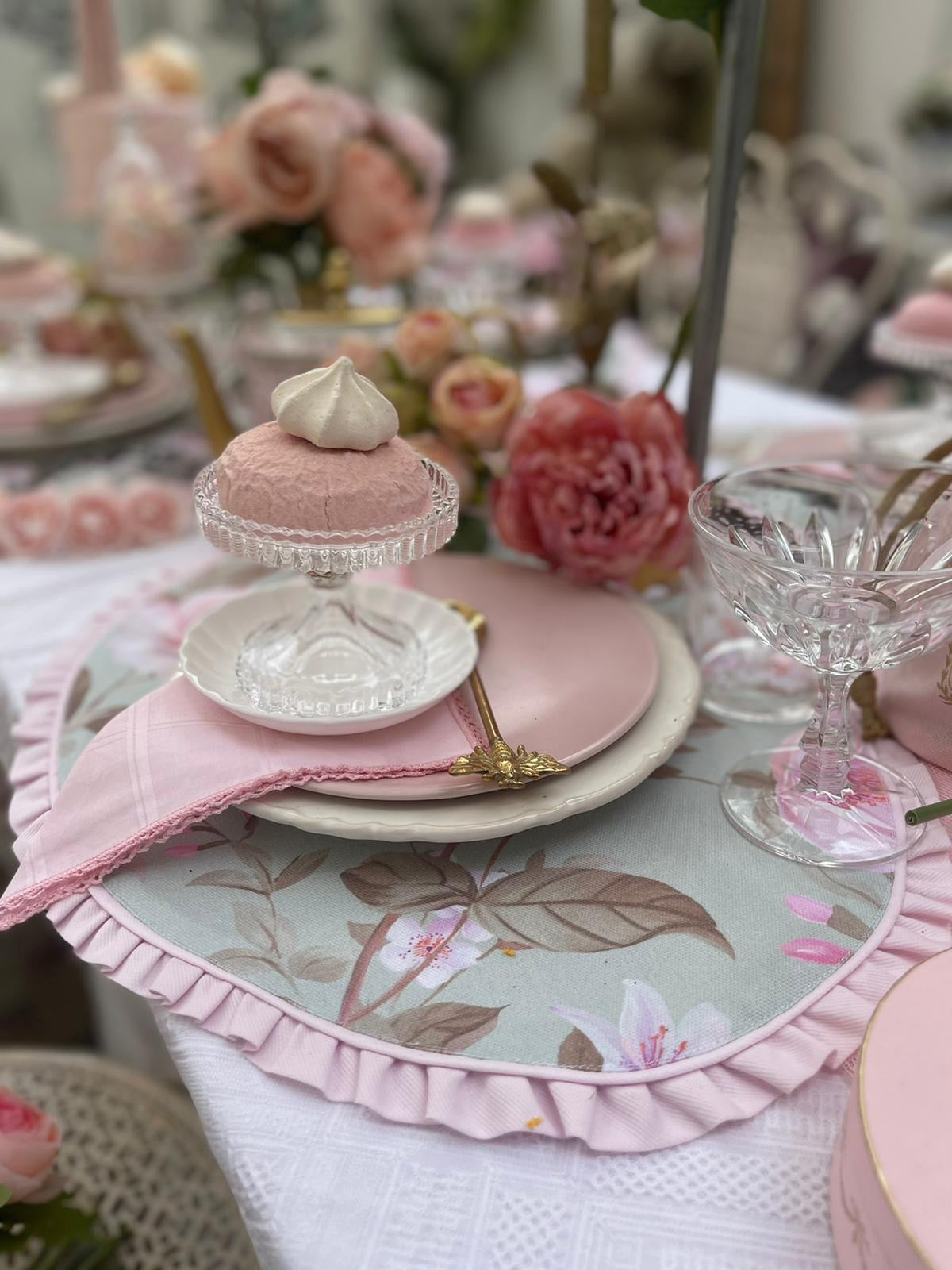 Tovaglietta Floreale Rosa Con Rouches