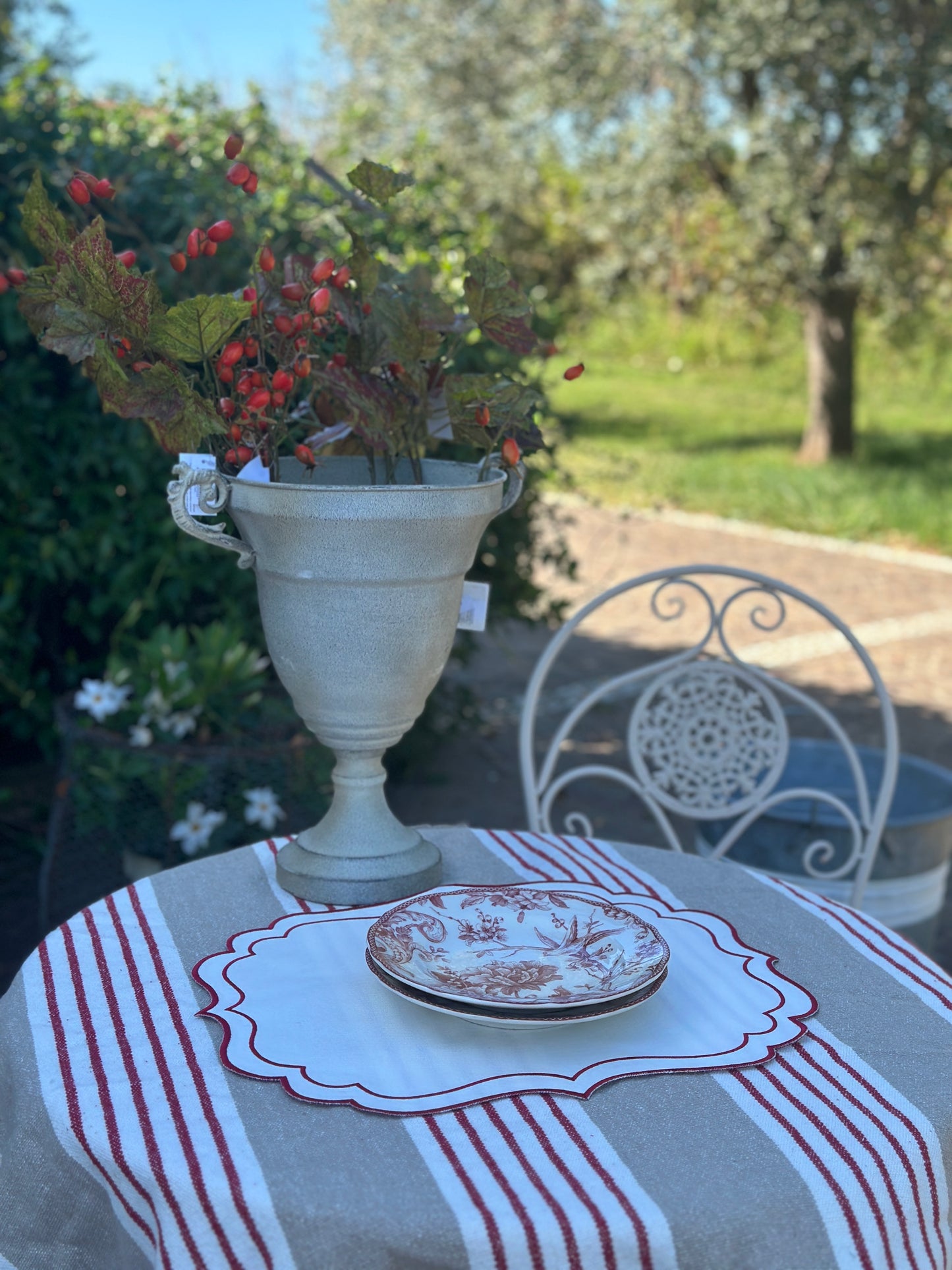 Tovaglietta Ricamata Bianca/Rossa Idrorepellente