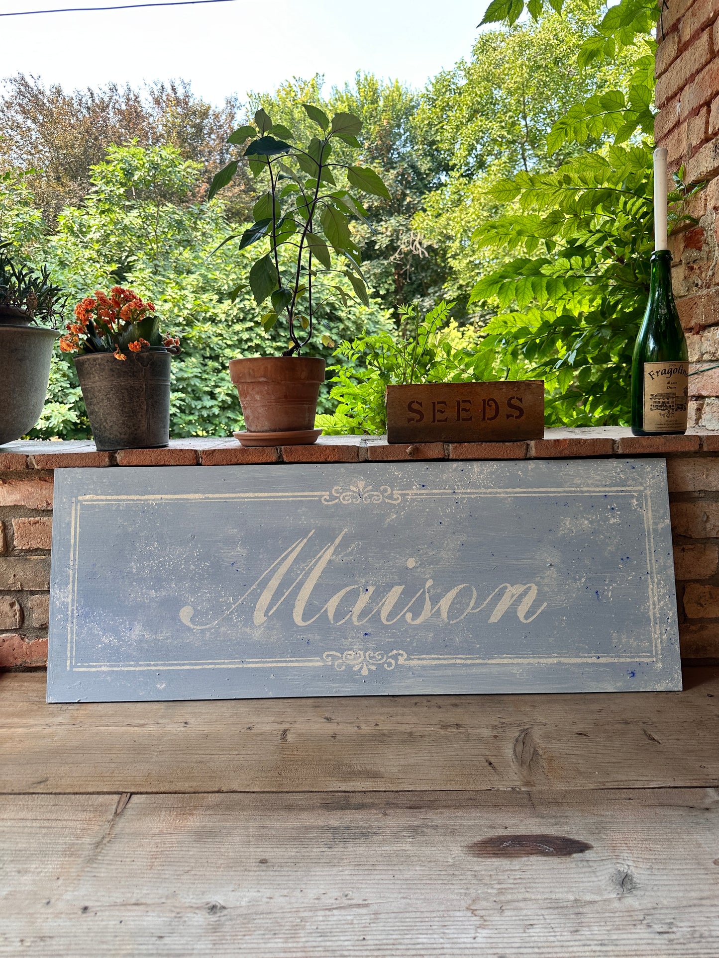 Insegna Scritta "MAISON" Azzurro Con Patina Antica