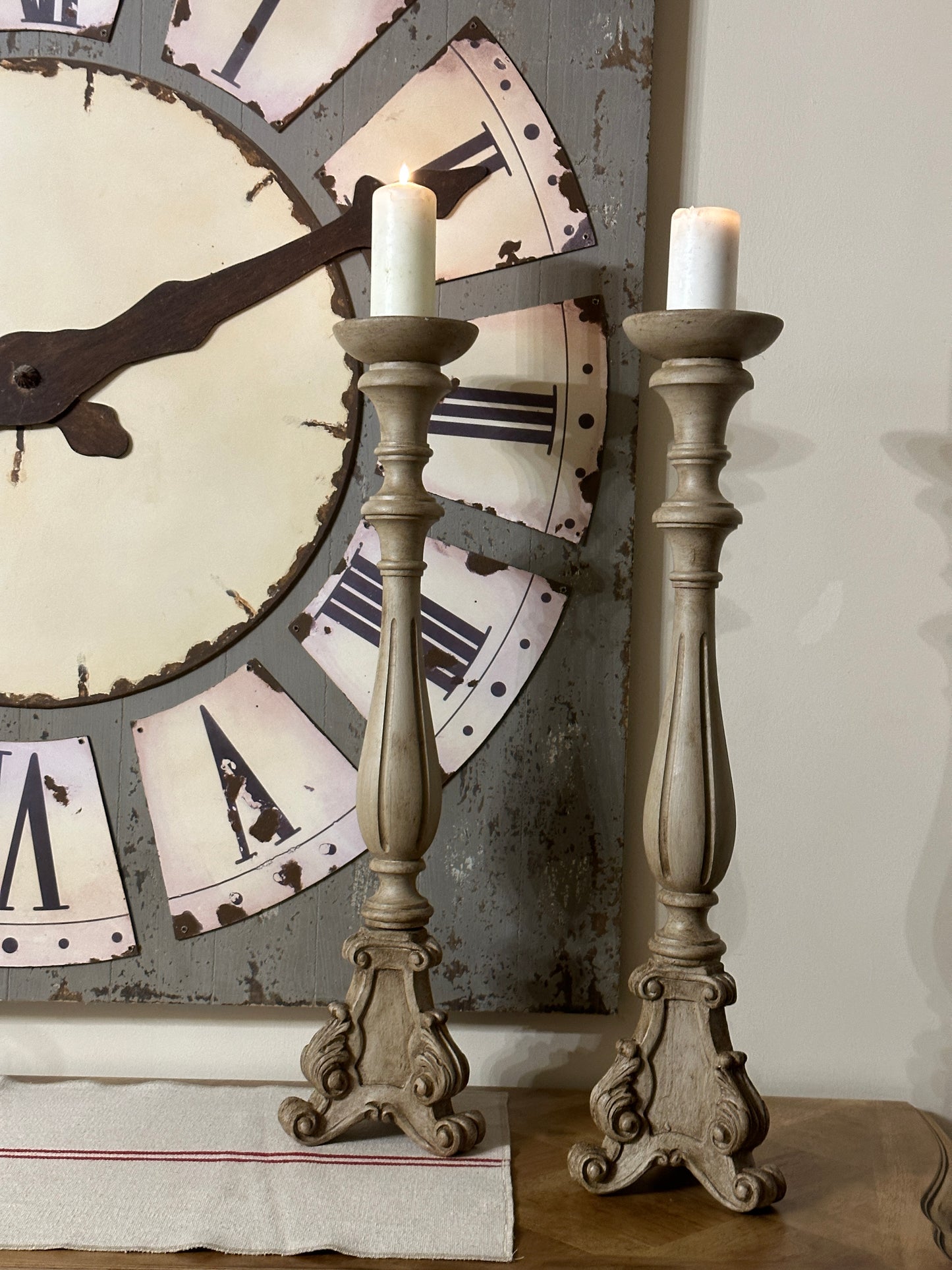 Candelabro Con Base Decorato