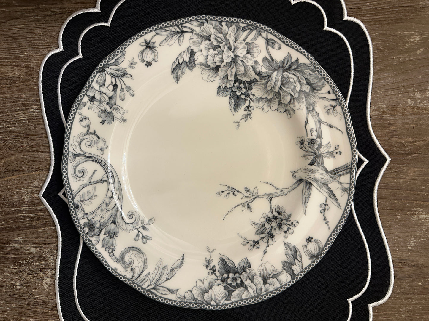 Piatti Fioritura Bianco & Nero
