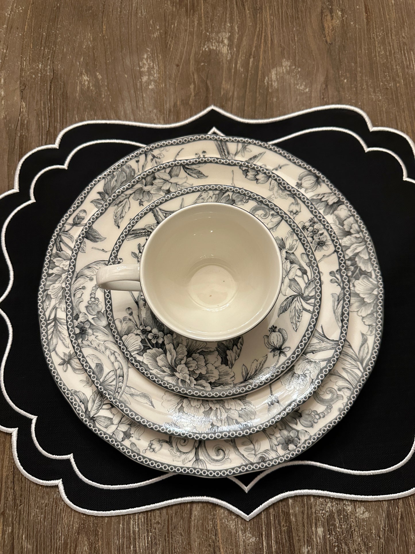 Servizio Da 4 Da Te' Con Fioritura Bianco & Nero