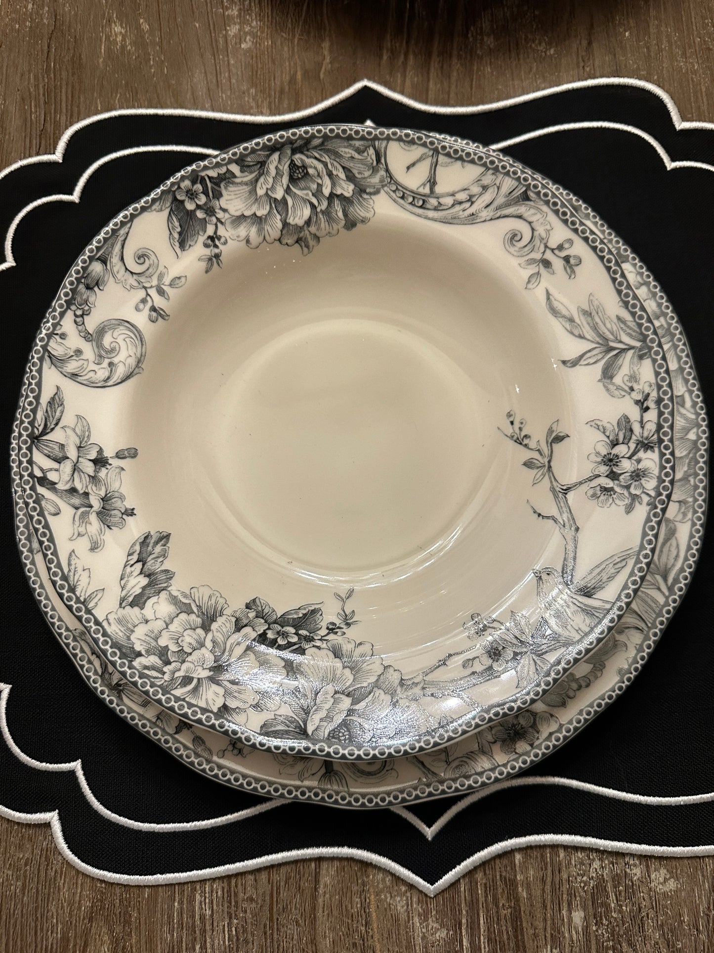 Piatti Fioritura Bianco & Nero