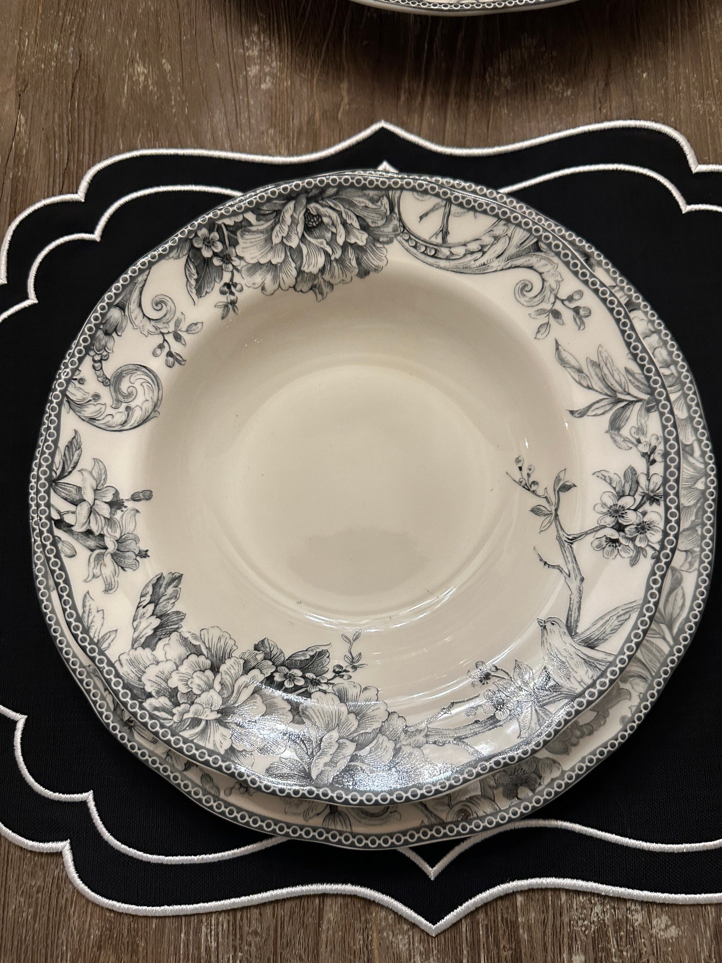 Piatti Fioritura Bianco & Nero