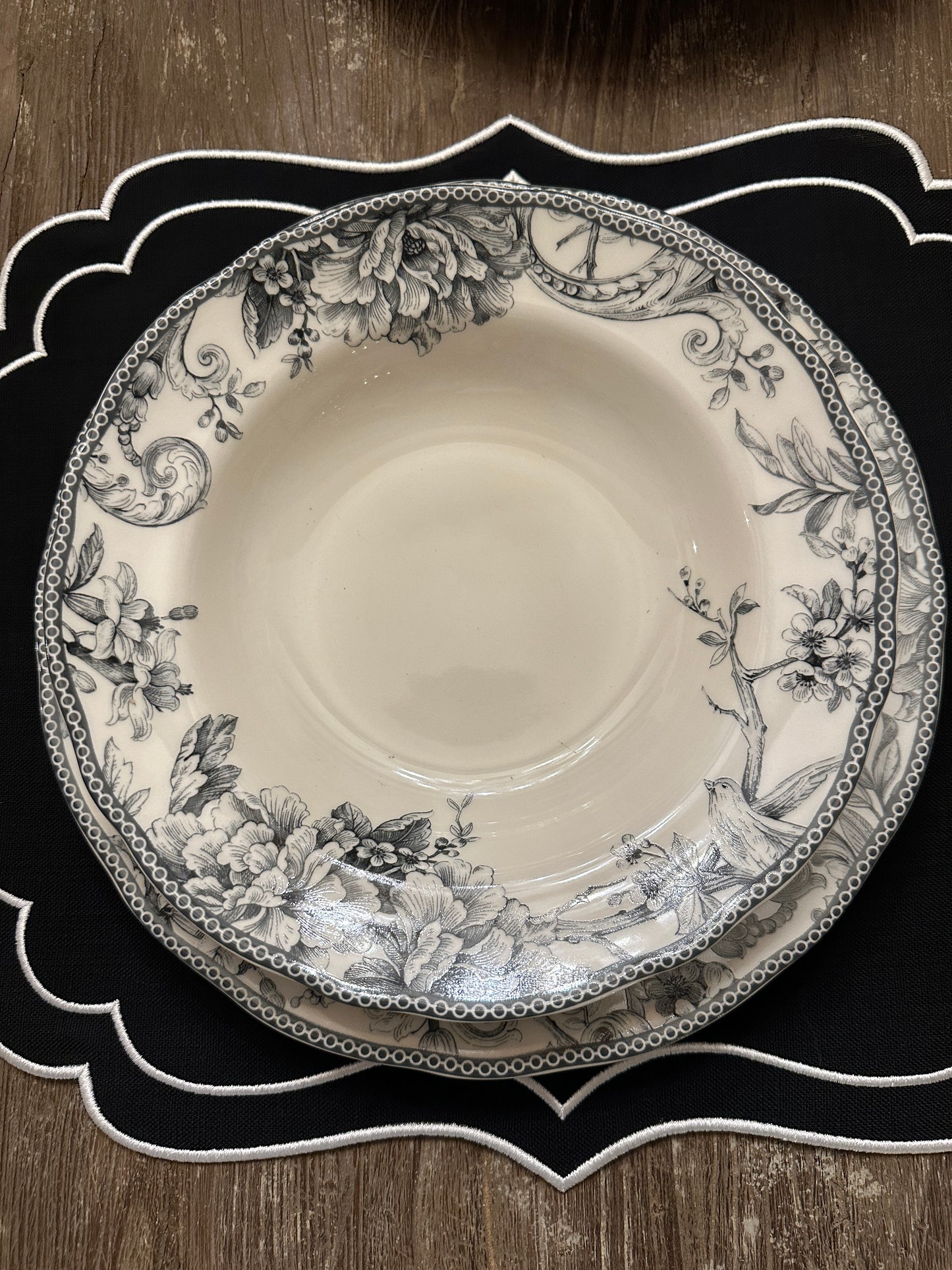 Piatti Fioritura Bianco & Nero
