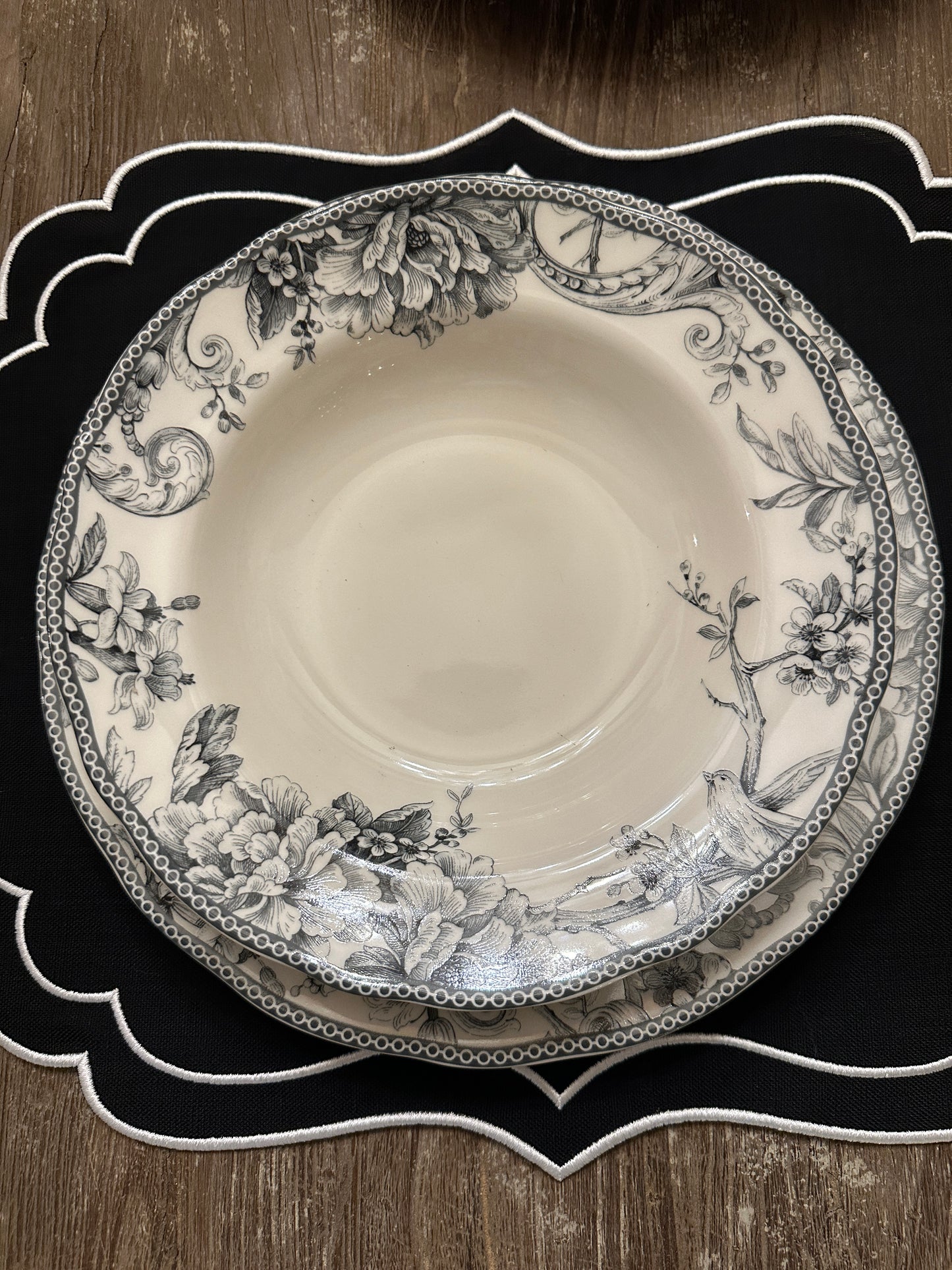 Piatti Fioritura Bianco & Nero