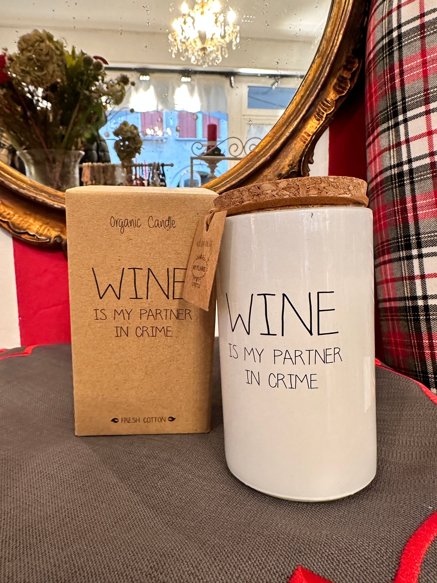 Candela In Barattolo Con Tappo "Wine Is My Partner In Crime"