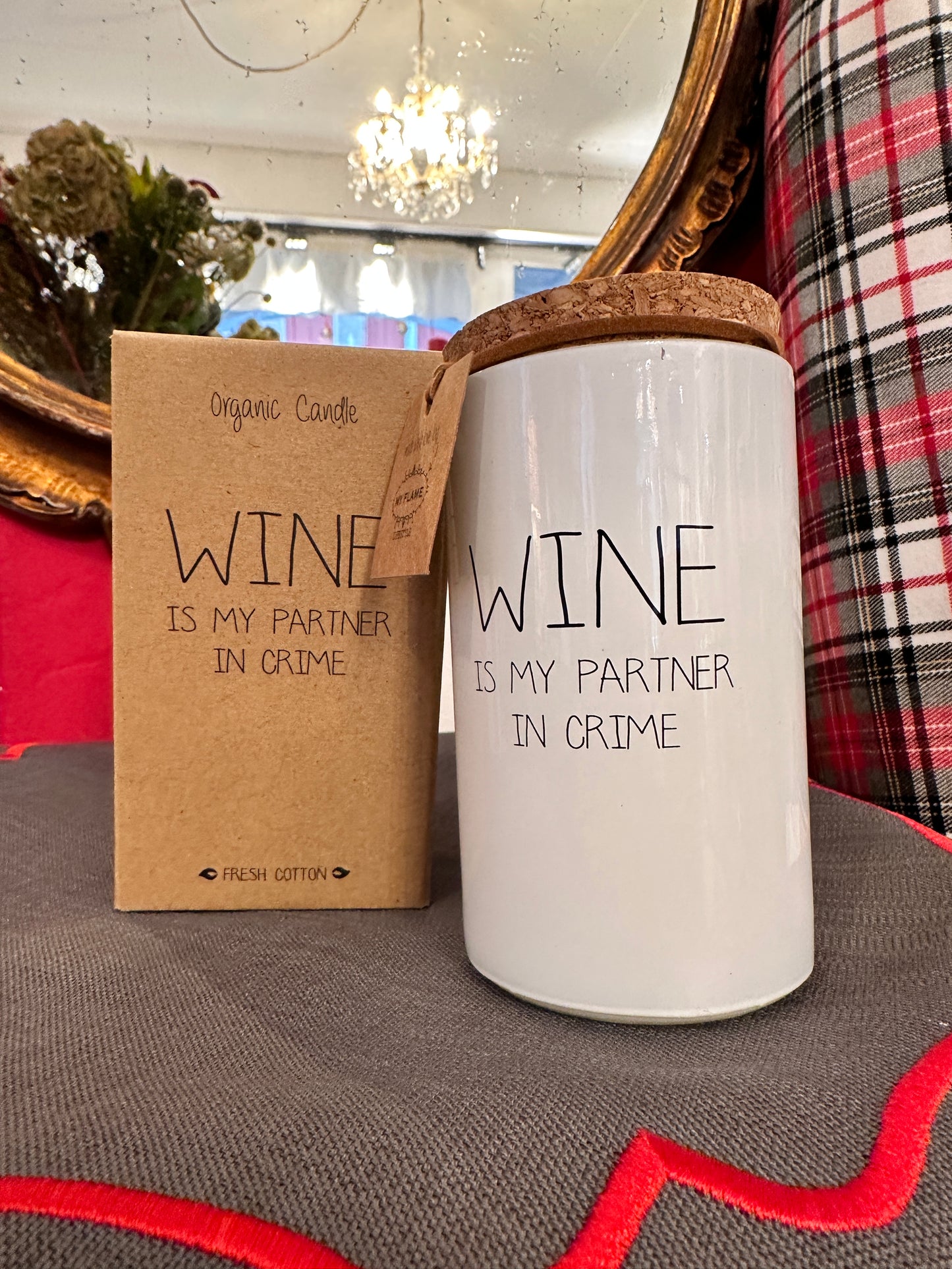 Candela In Barattolo Con Tappo "Wine Is My Partner In Crime"