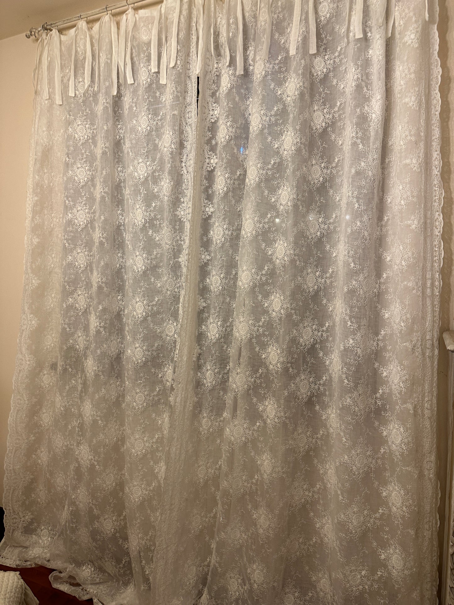 Tenda Con Decori Romanzo
