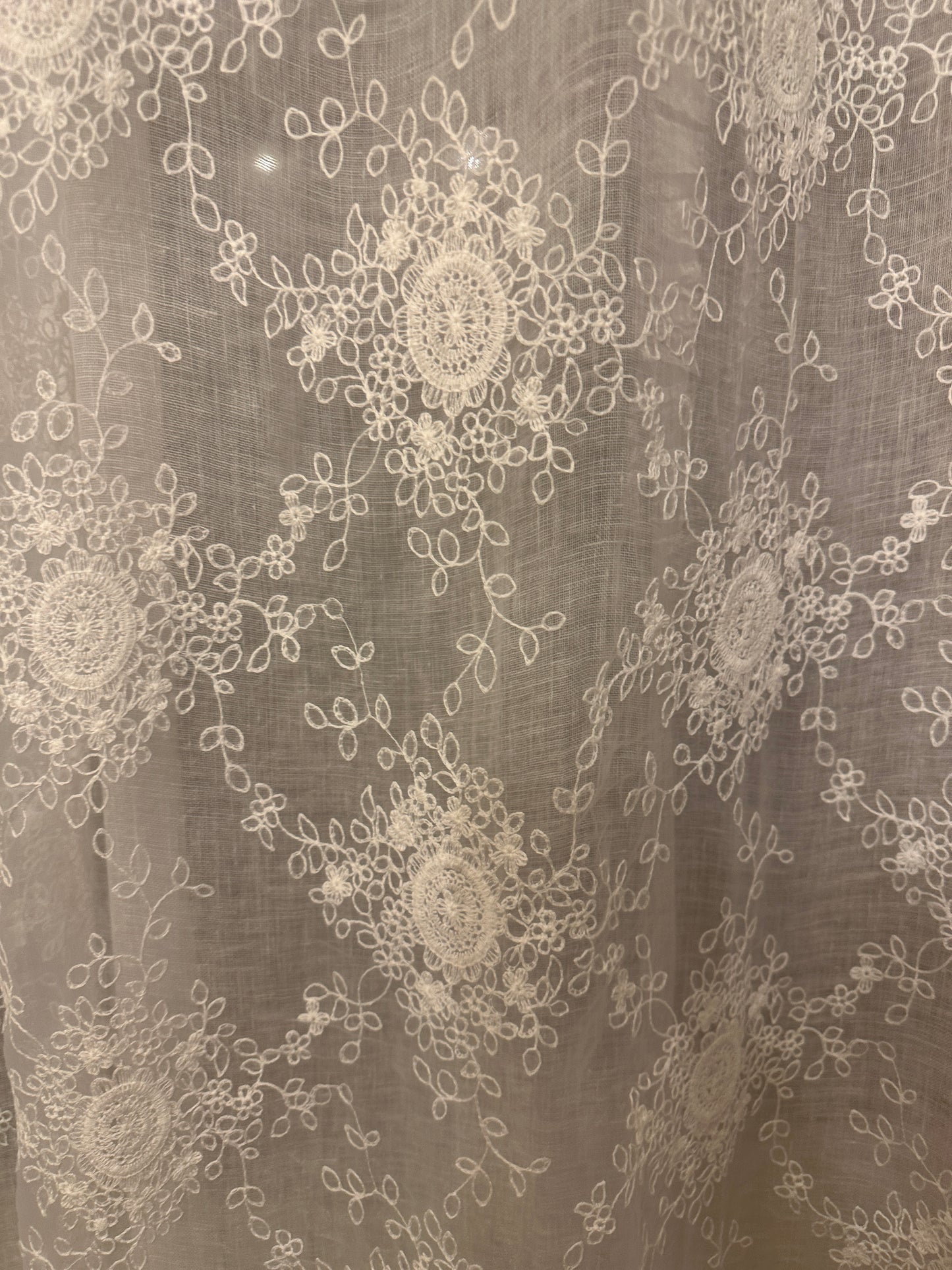 Tenda Con Decori Romanzo