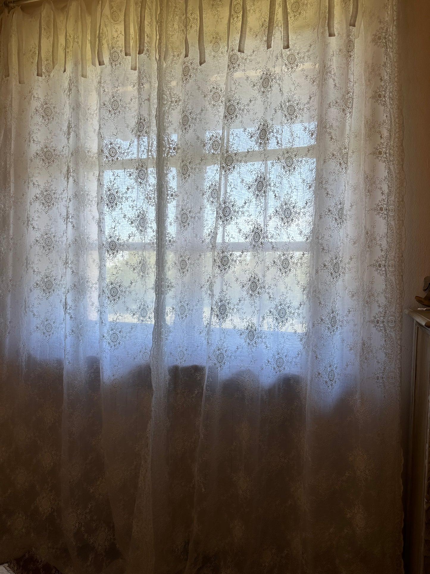 Tenda Con Decori Romanzo