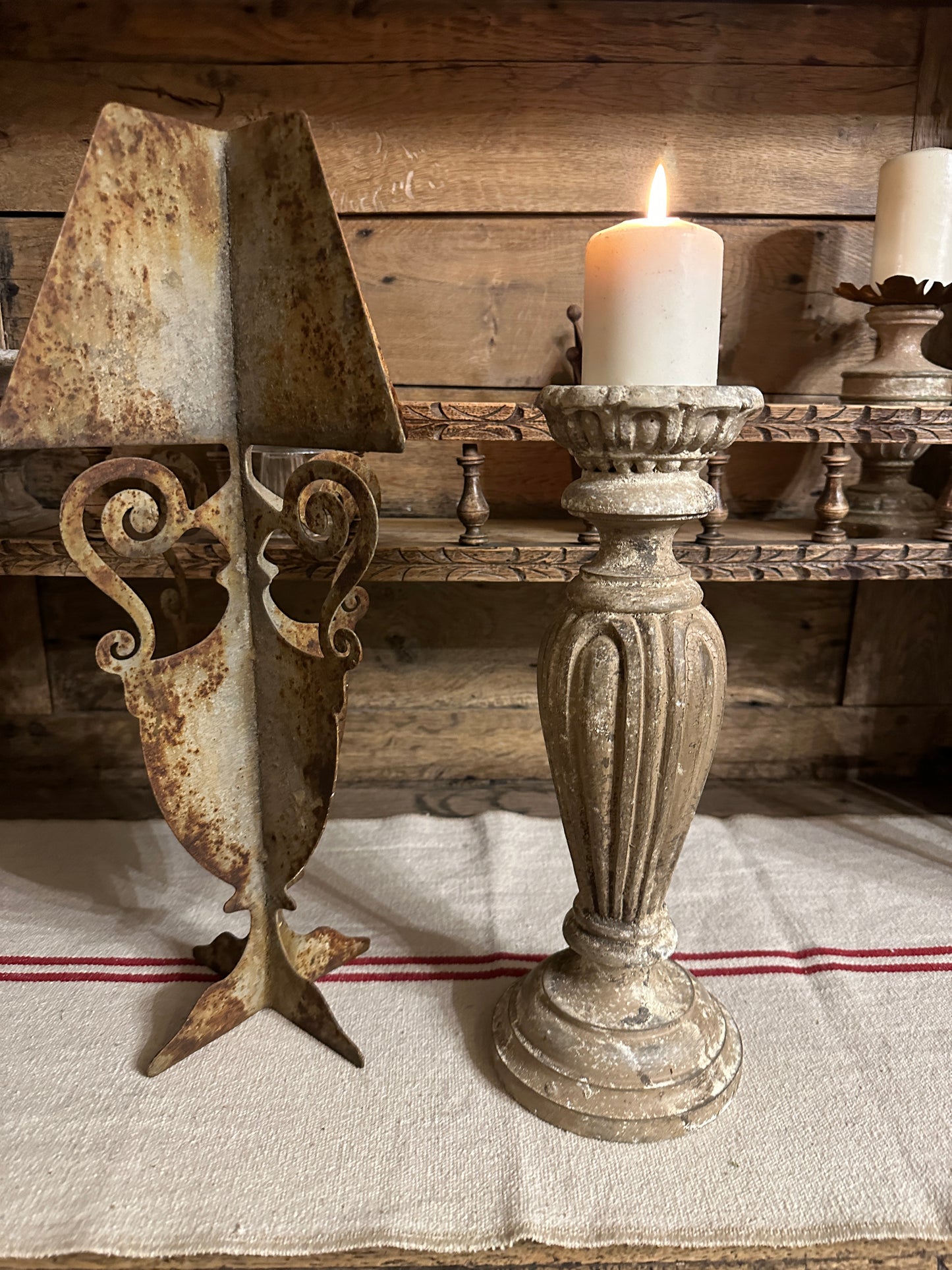 Candelabro Con Piatto Intarsiato Con Patina Antica