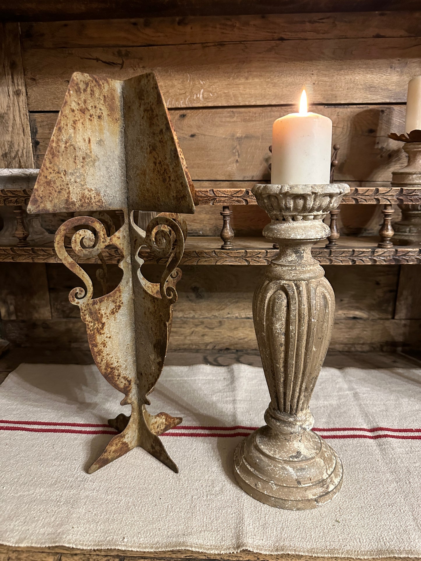 Candelabro Con Piatto Intarsiato Con Patina Antica