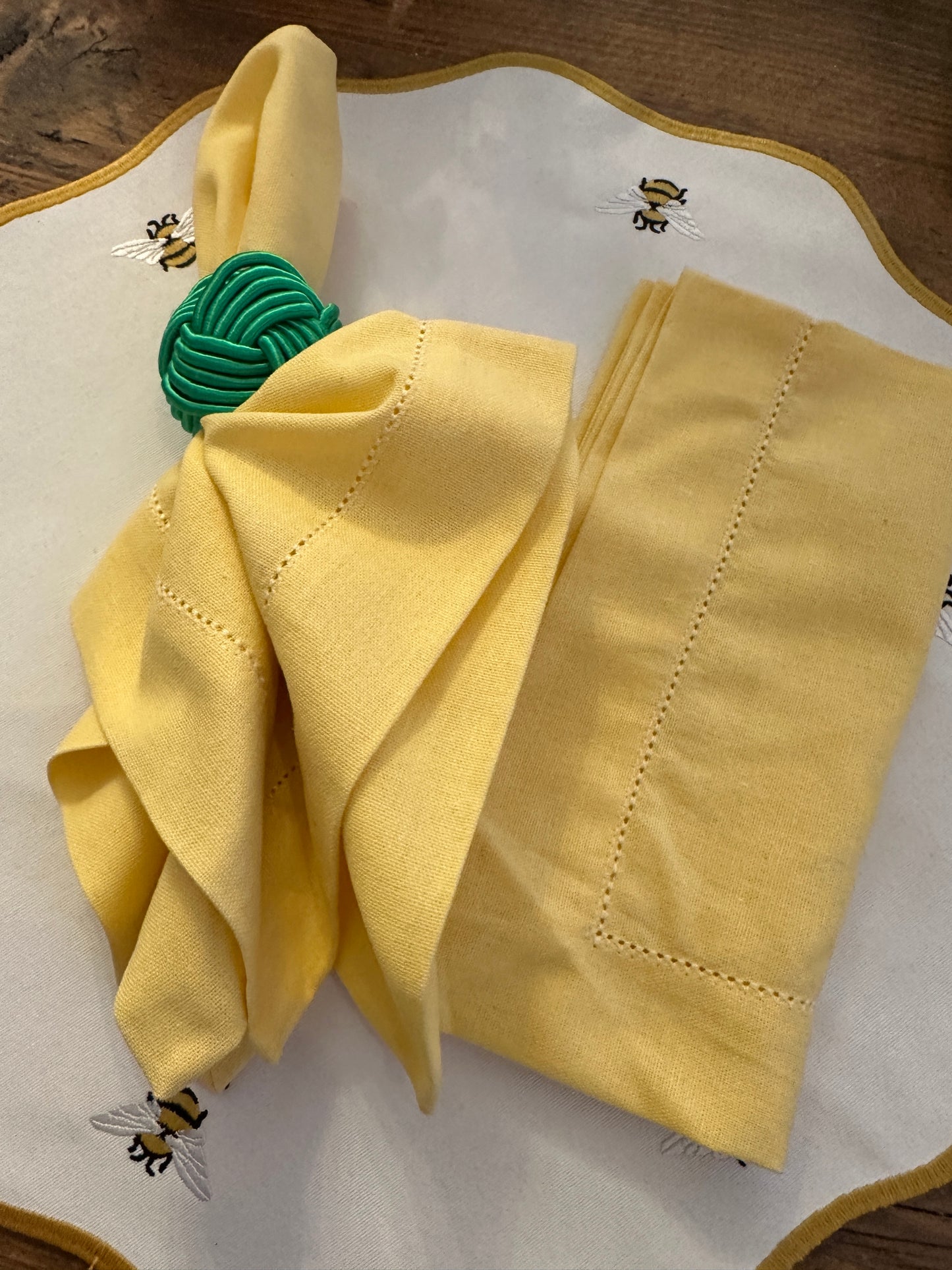 Tovagliolo Giallo Chiaro Con Orlo A Giorno