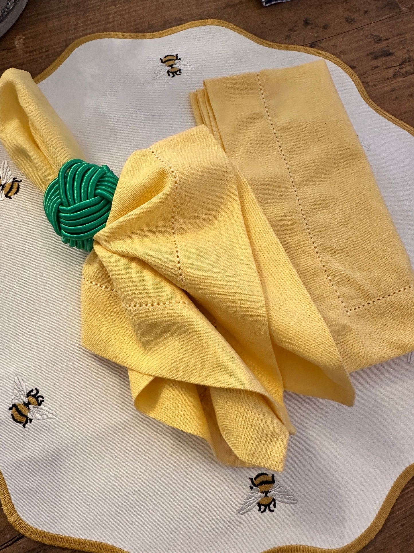 Tovagliolo Giallo Chiaro Con Orlo A Giorno