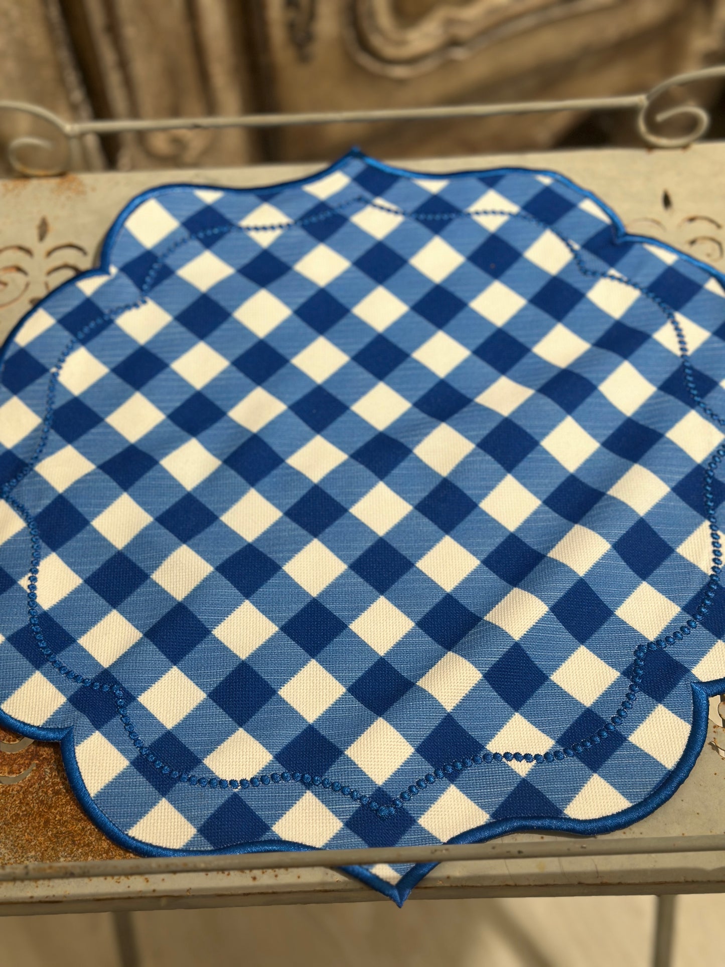Tovaglietta Bluette A Quadretti Vichy Ricamata