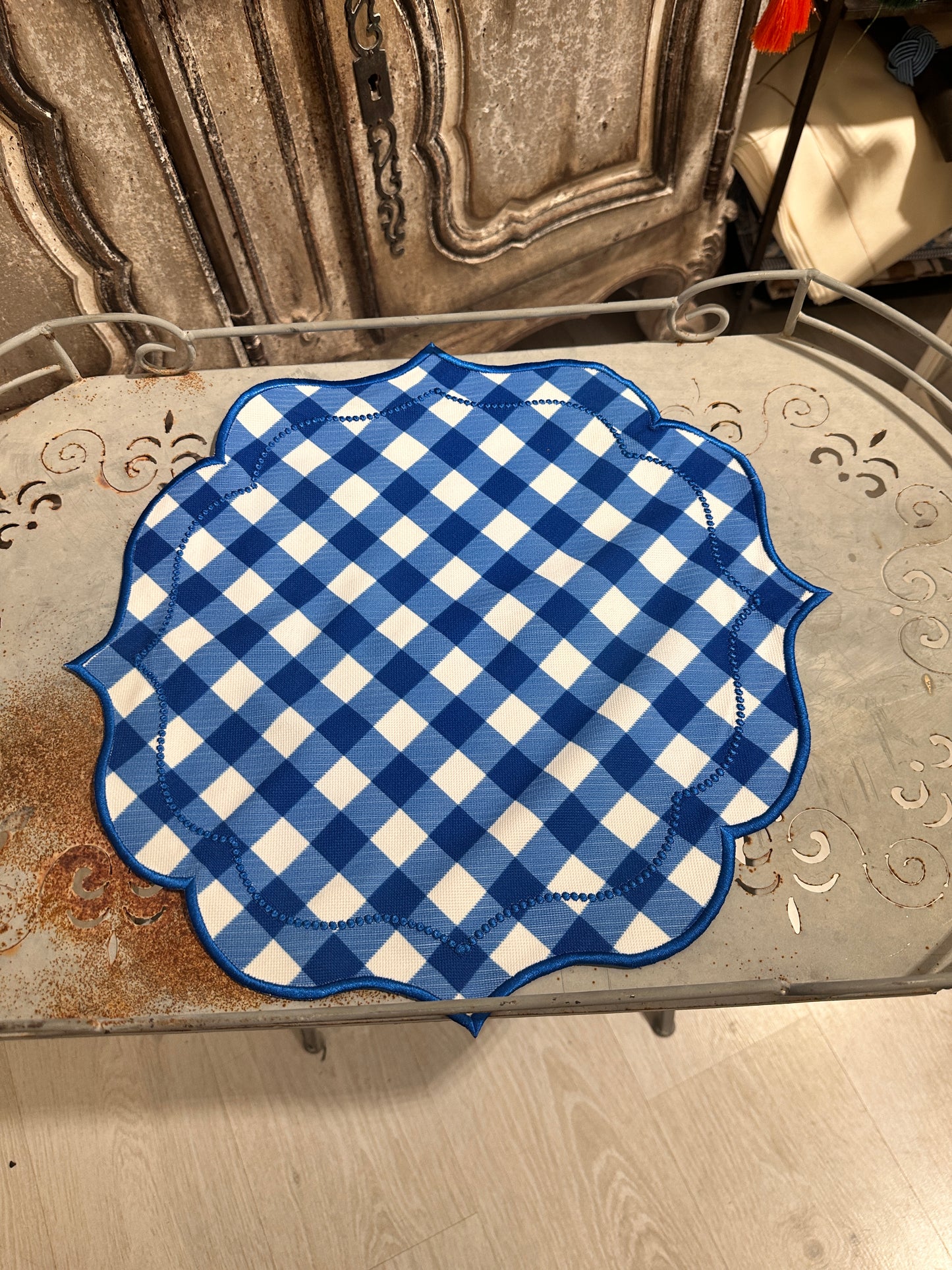 Tovaglietta Bluette A Quadretti Vichy Ricamata