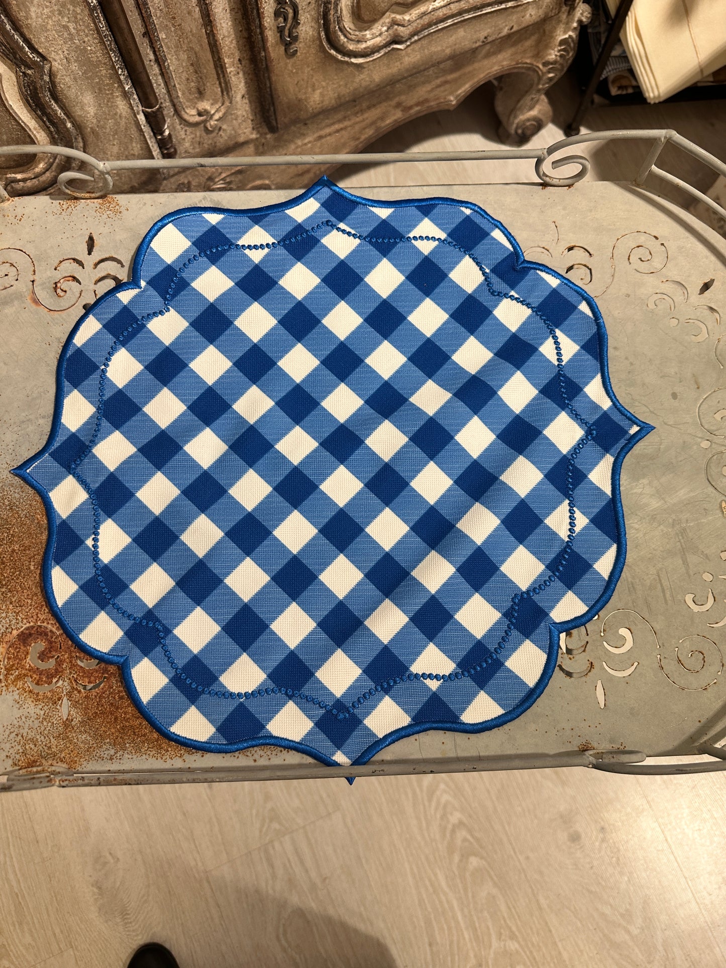 Tovaglietta Bluette A Quadretti Vichy Ricamata