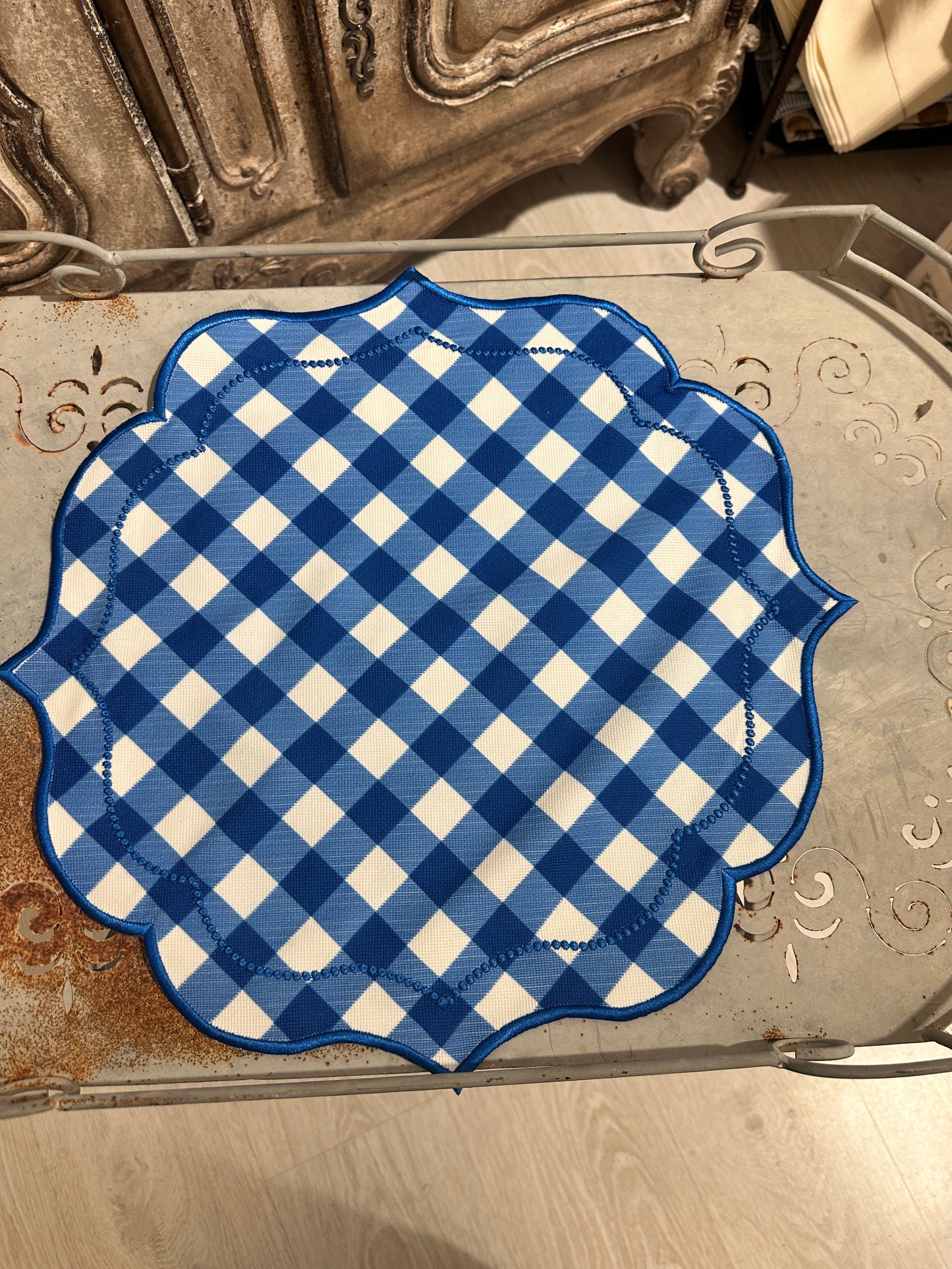 Tovaglietta Bluette A Quadretti Vichy Ricamata