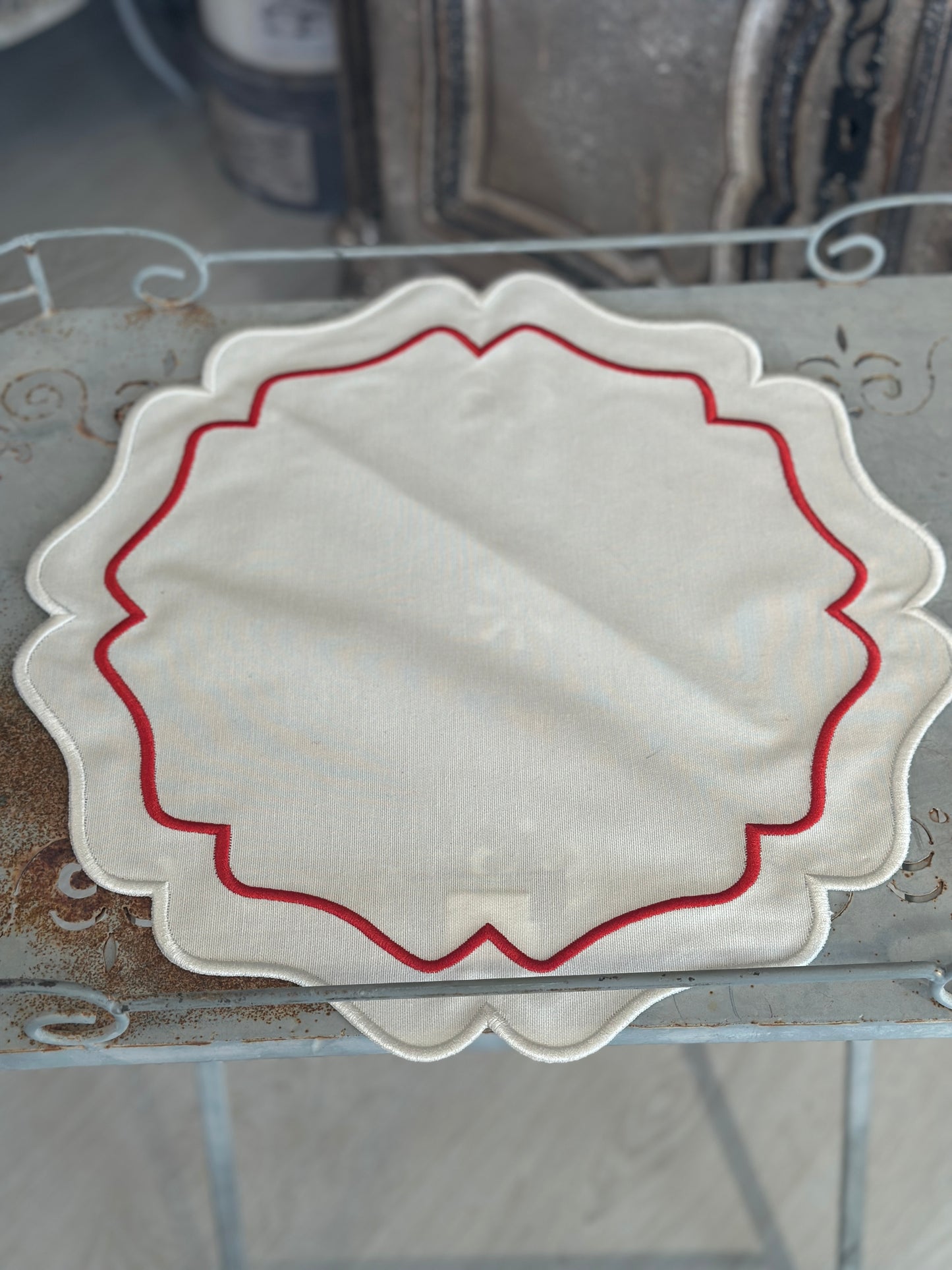 Tovaglietta Idrorepellente Ricamata Bianco/ Rosso