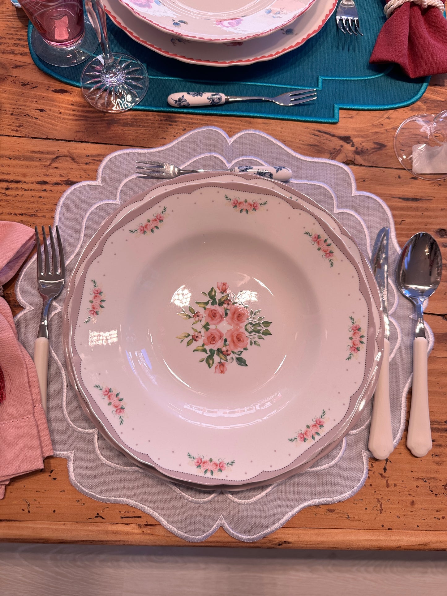 Tovaglietta Rotonda Lino Ricamata Grigio/Bianco