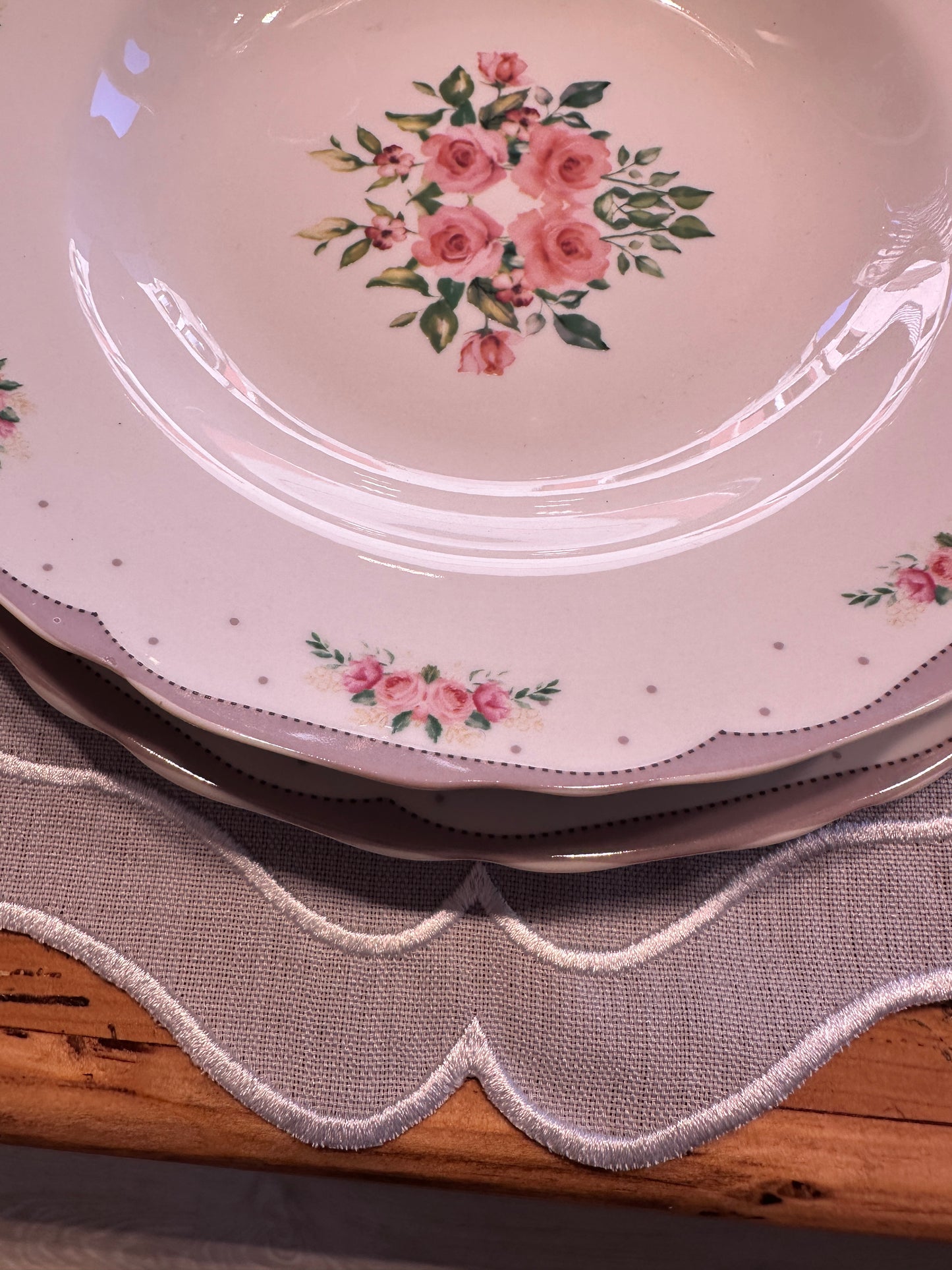 Tovaglietta Rotonda Lino Ricamata Grigio/Bianco