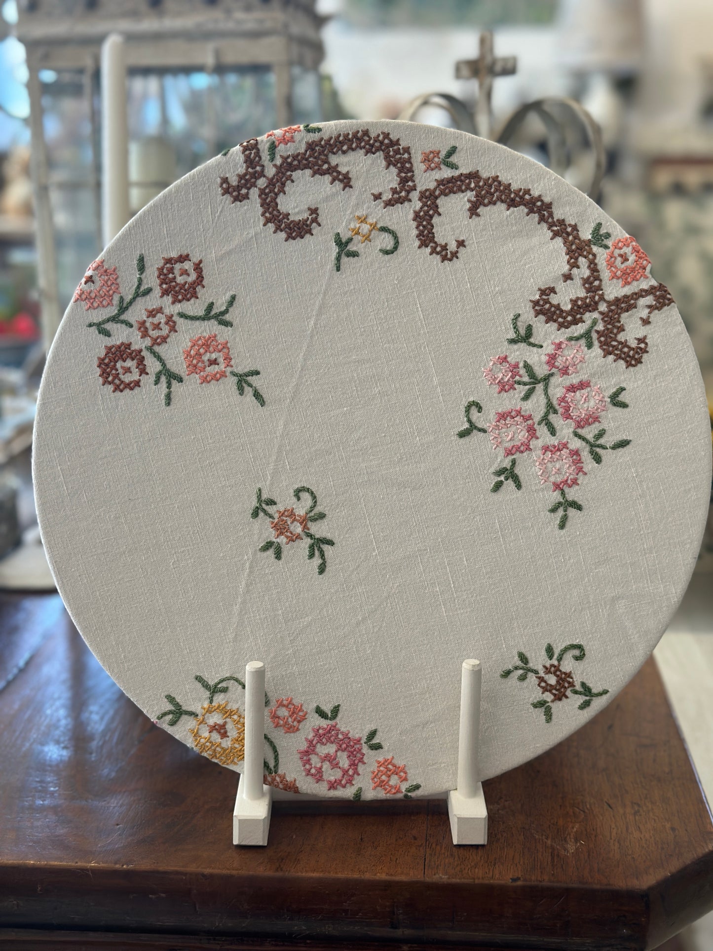 Sottopiatto Ricamato Antico Bianco/Rosa Antico