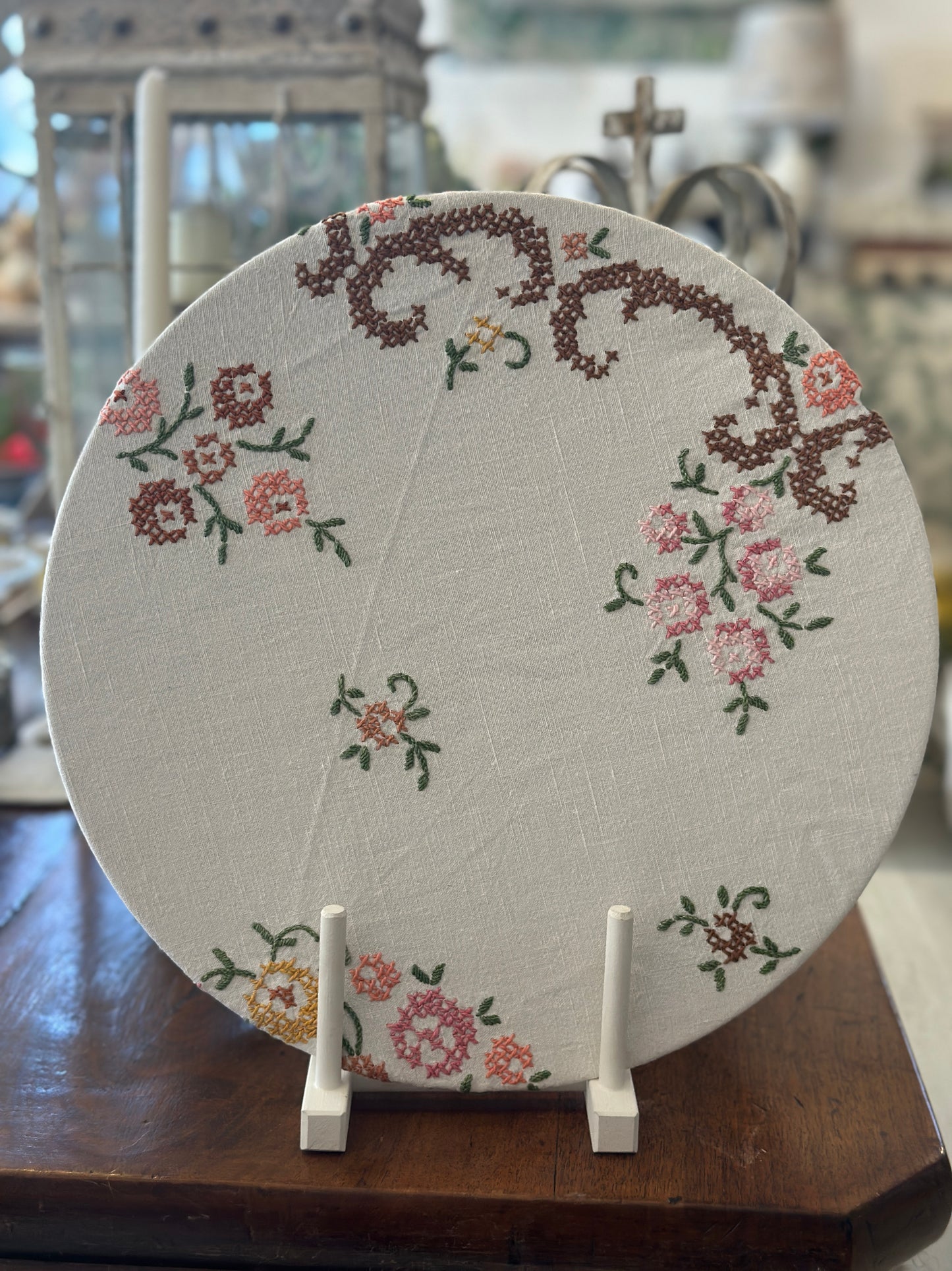 Sottopiatto Ricamato Antico Bianco/Rosa Antico
