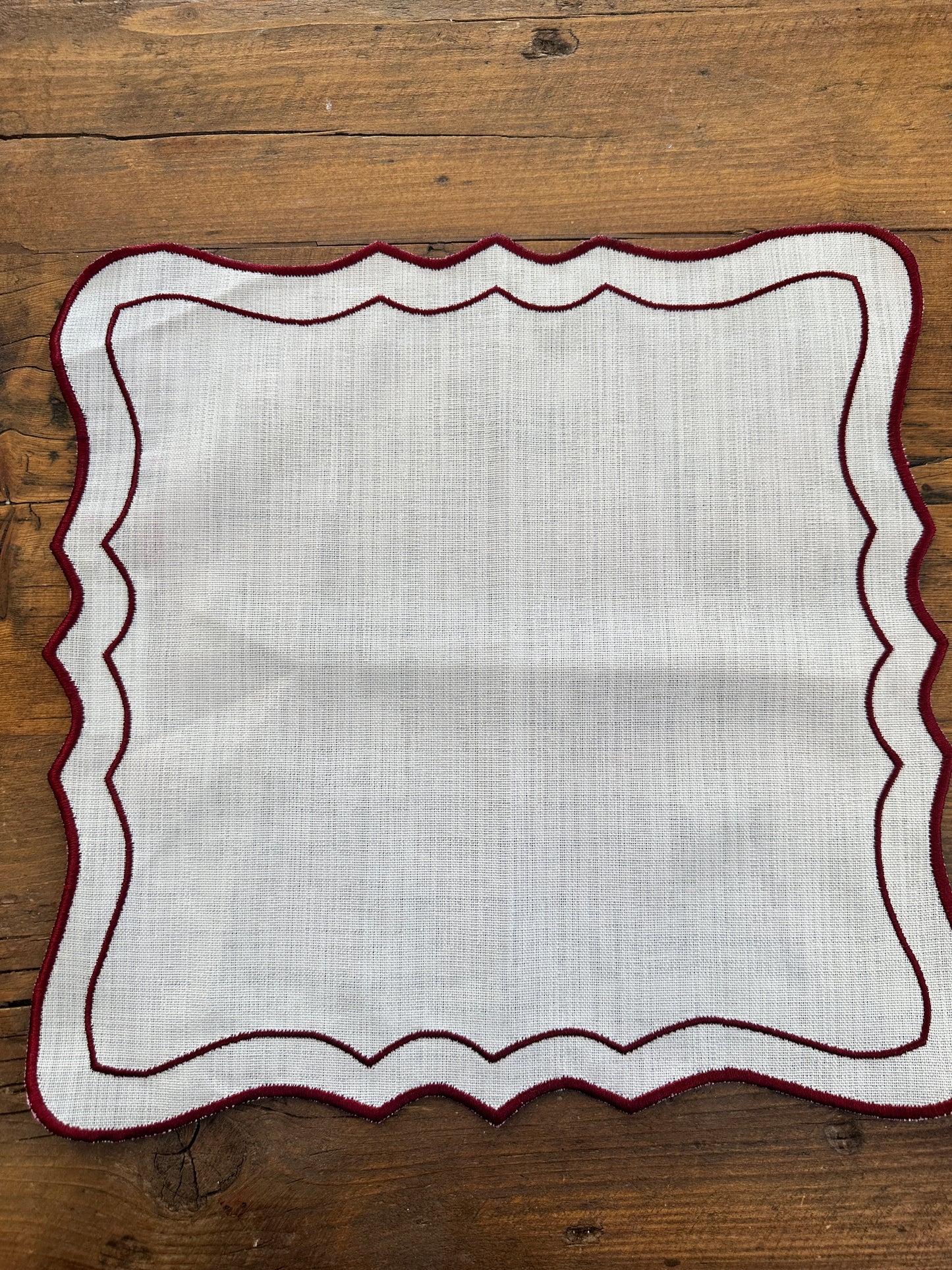 Tovaglietta Quadrata Lino Ricamata Bianco/Bordeaux