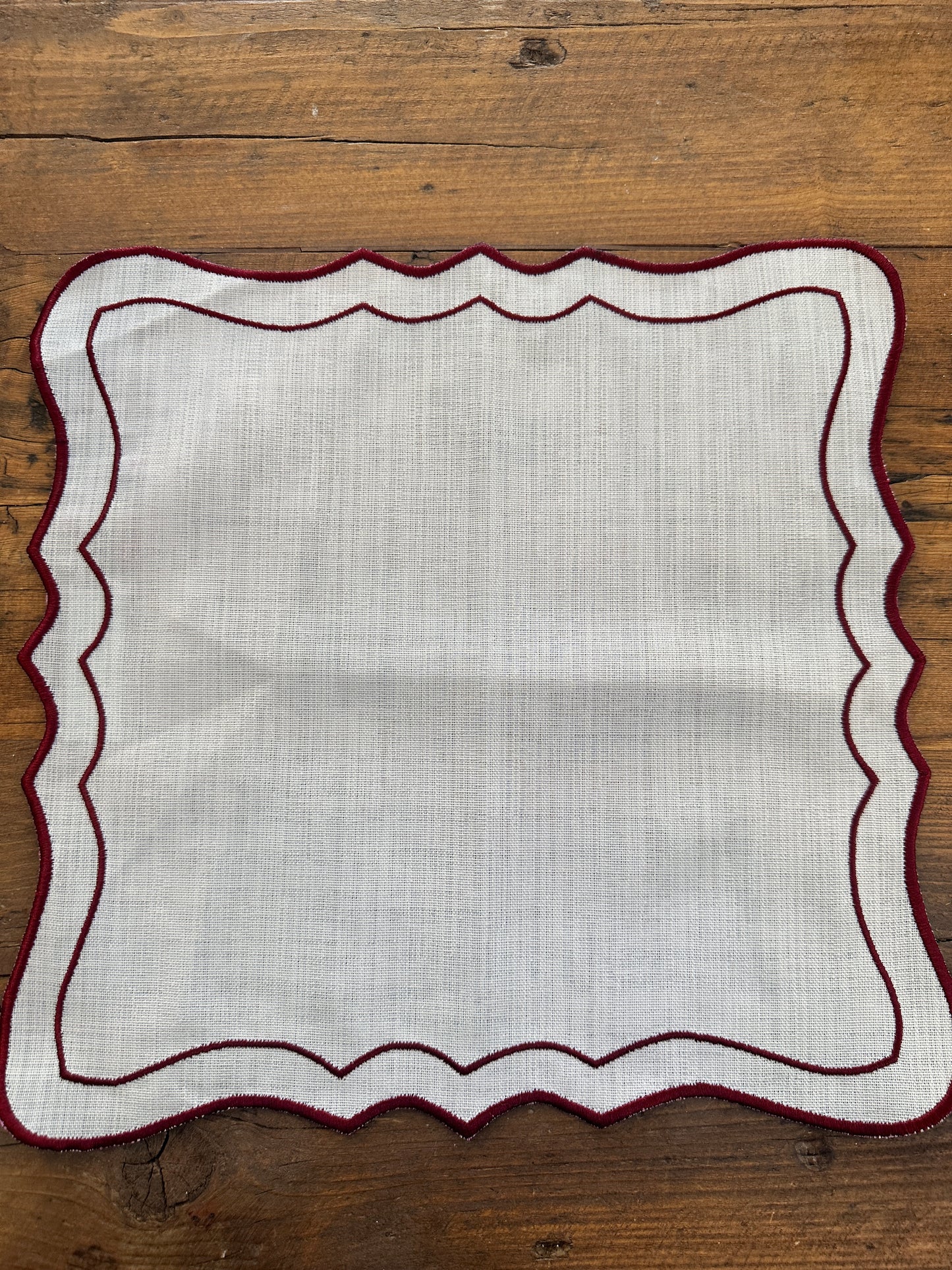 Tovaglietta Quadrata Lino Ricamata Bianco/Bordeaux