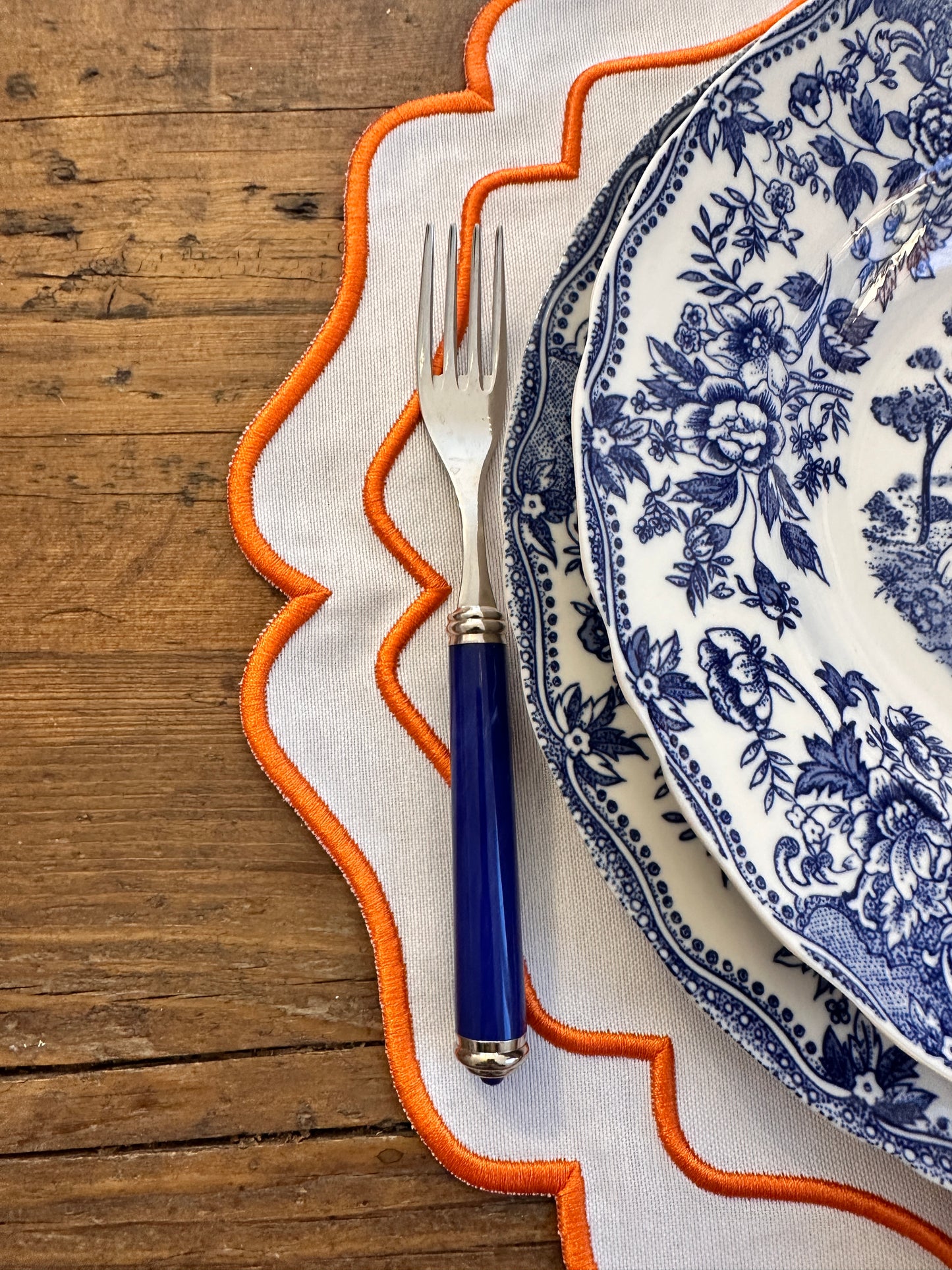 Tovaglietta Rotonda Idrorepellente Ricamata Bianco/ Arancio