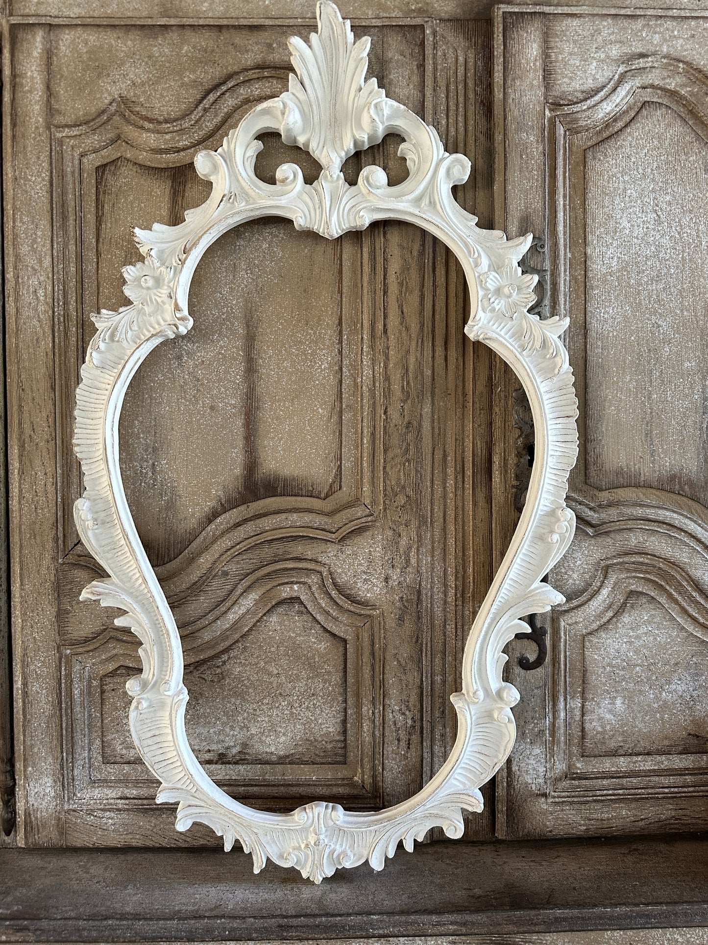 Cornice Verticale Decorato Con Punta