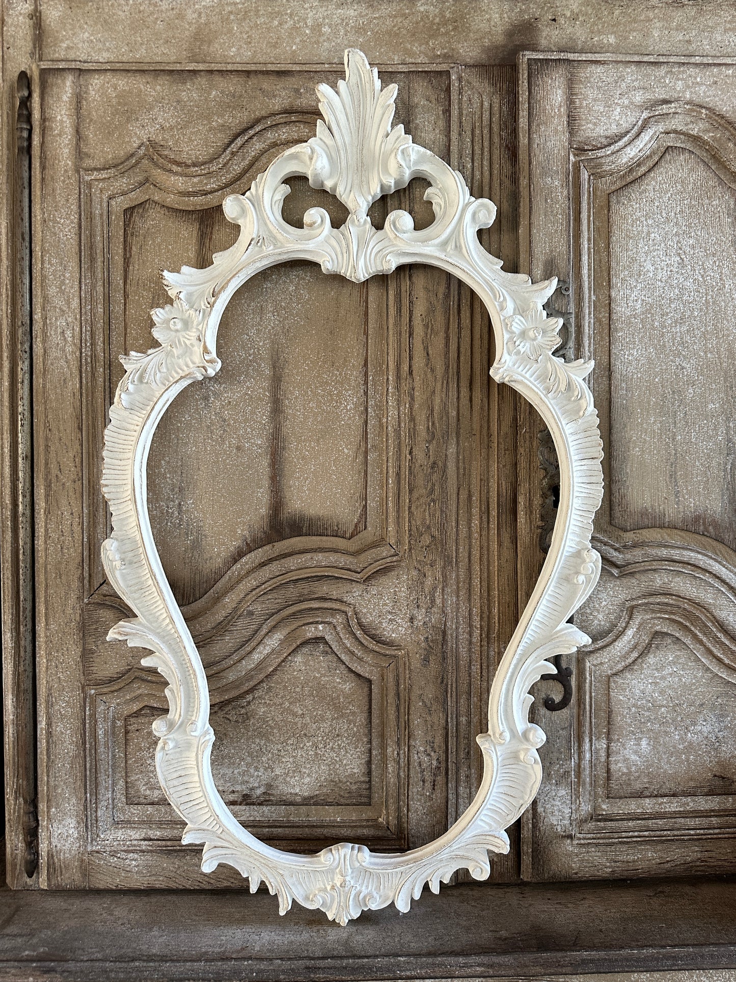 Cornice Verticale Decorato Con Punta