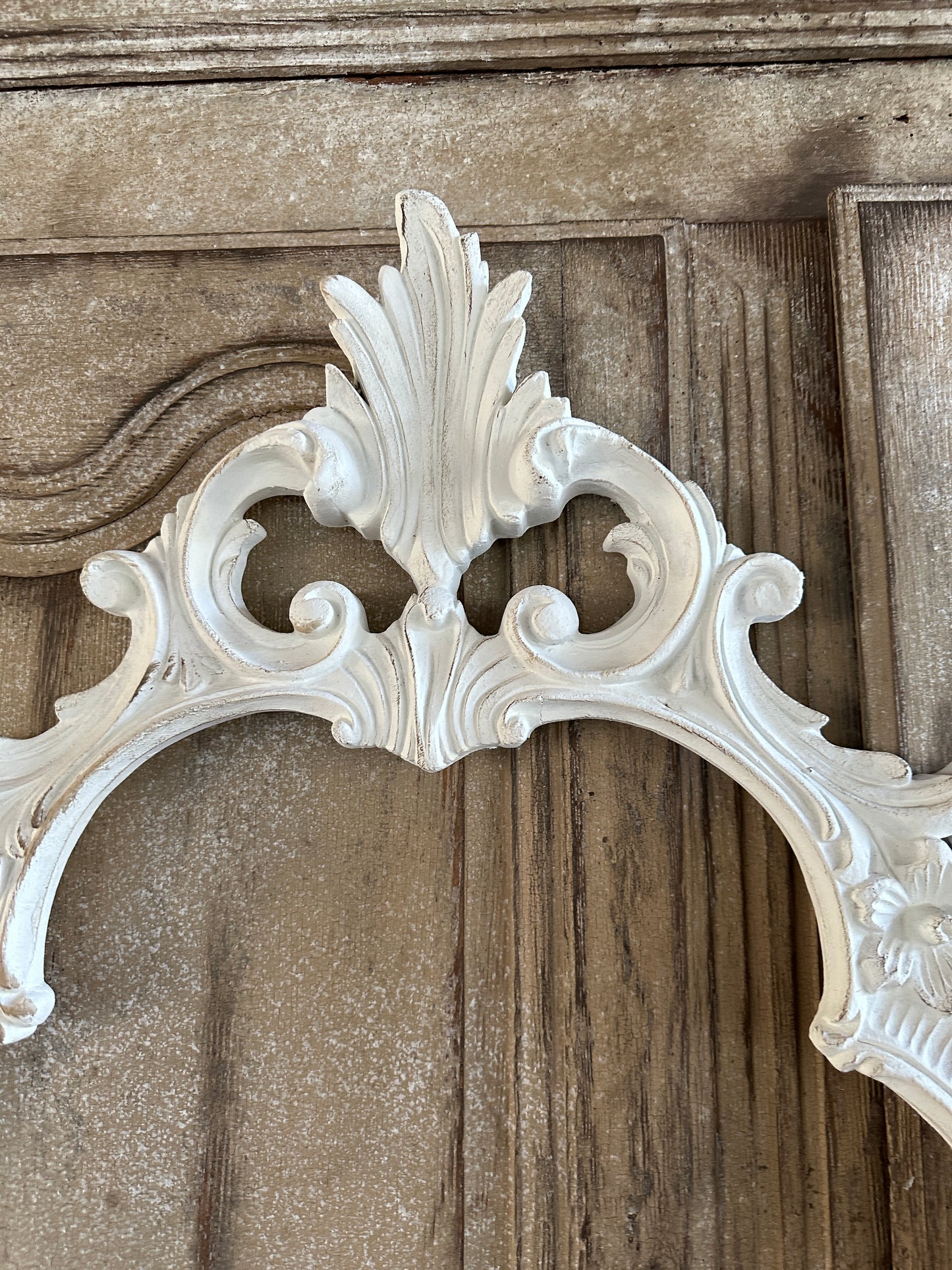Cornice Verticale Decorato Con Punta