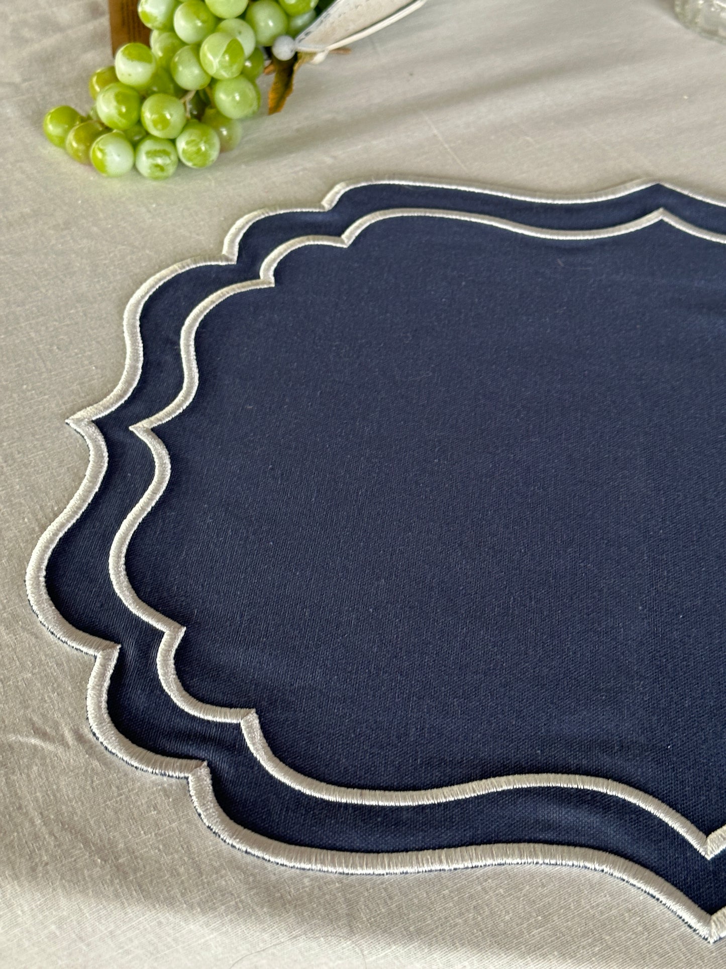 Tovaglietta Ricamata Blu Avio/Bianco Idrorepellente