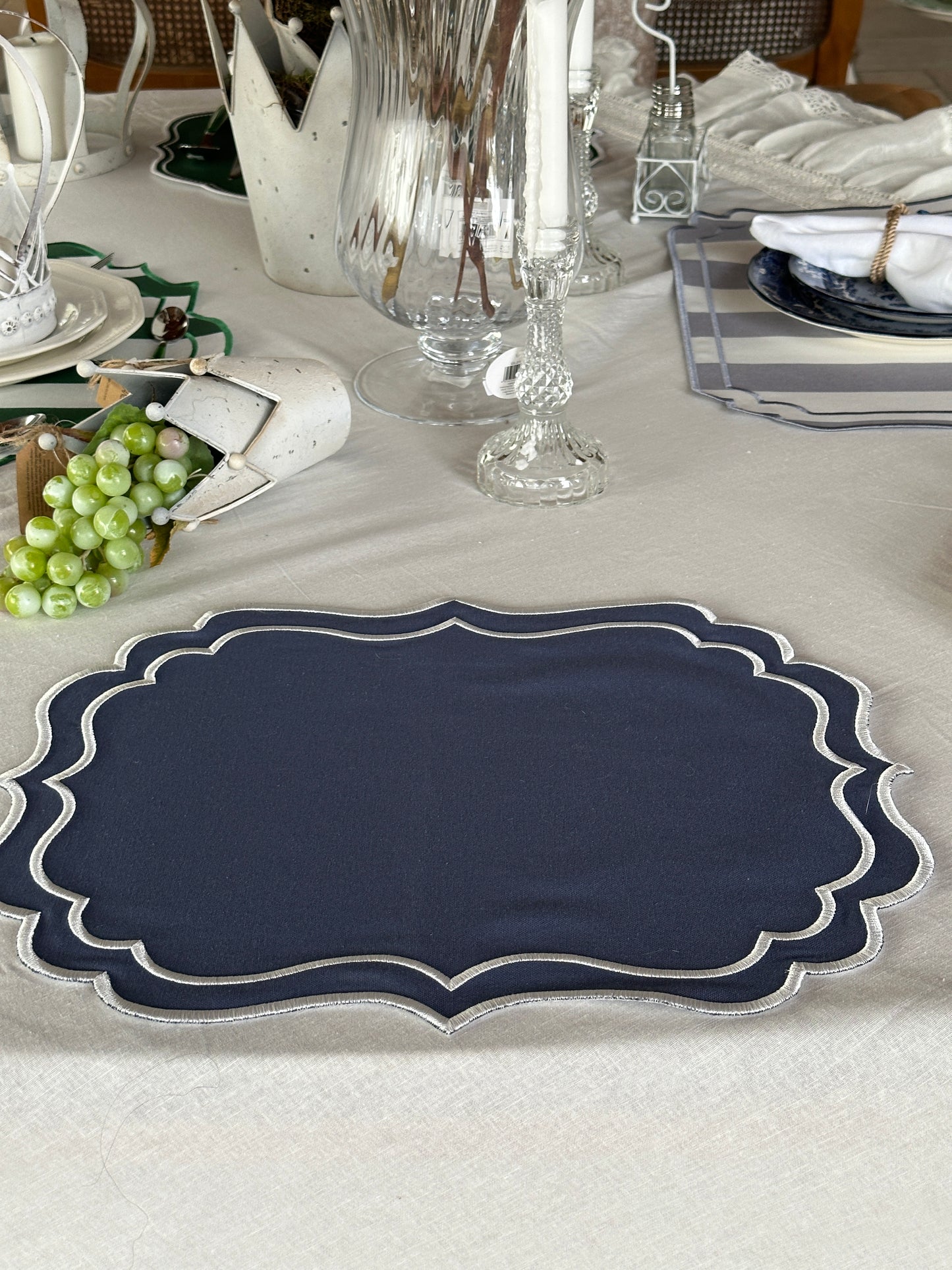 Tovaglietta Ricamata Blu Avio/Bianco Idrorepellente