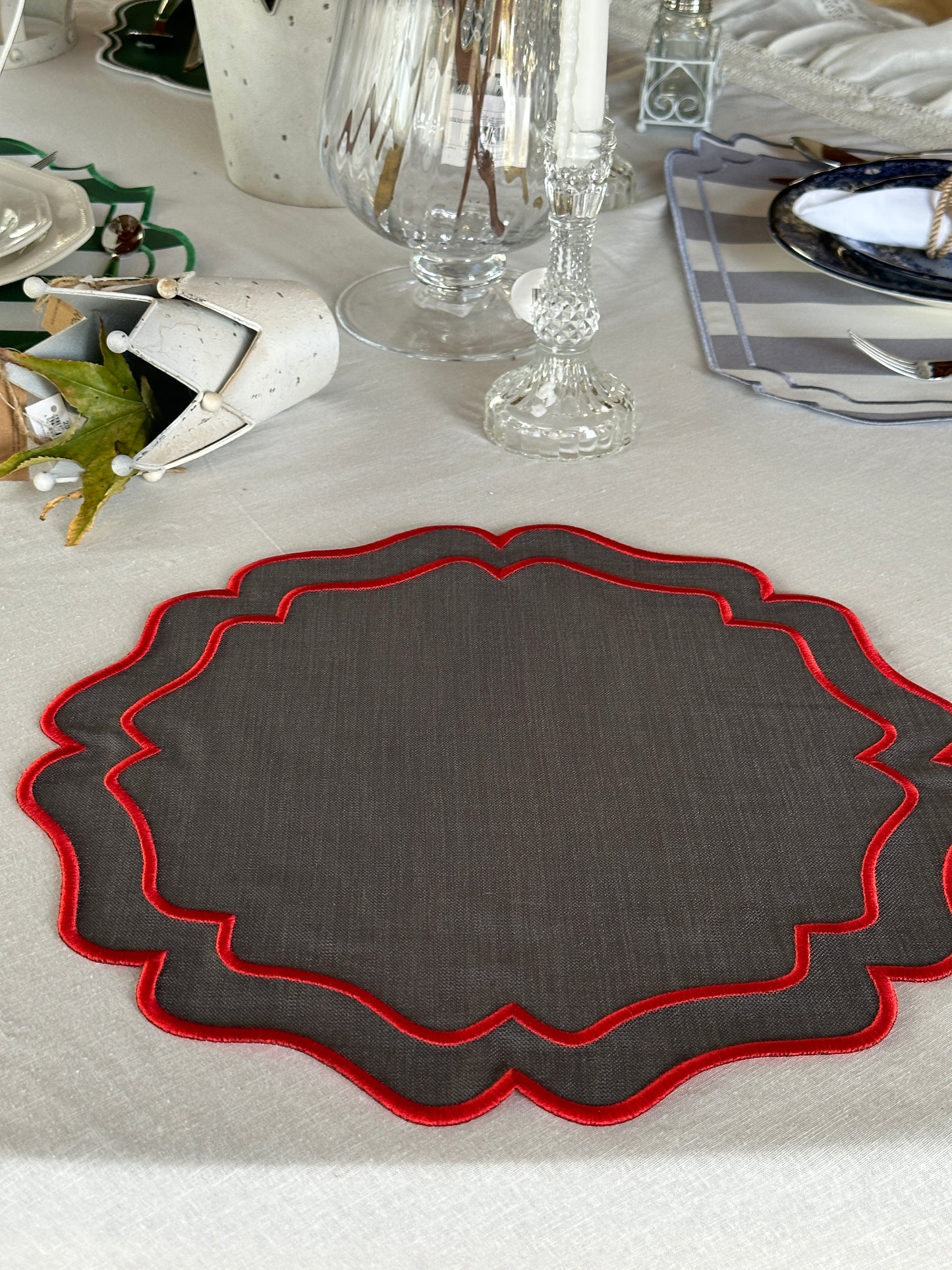 Tovaglietta Lino Ricamata Grigio/Rosso