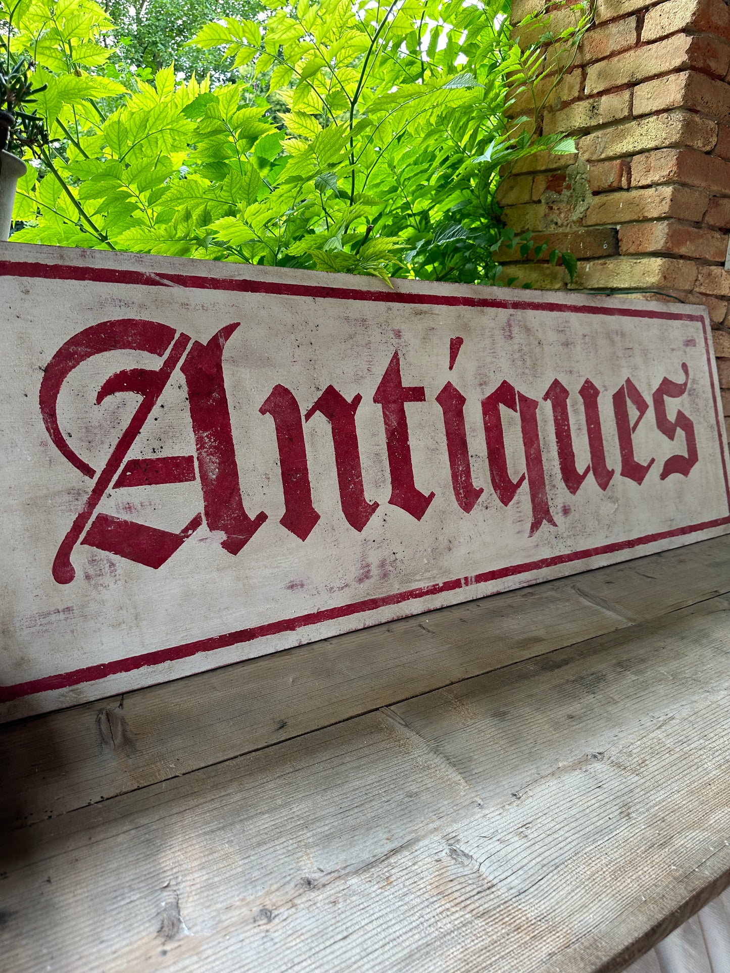 Insegna Scritta "ANTIQUES" Bianco Anticato E Rosso