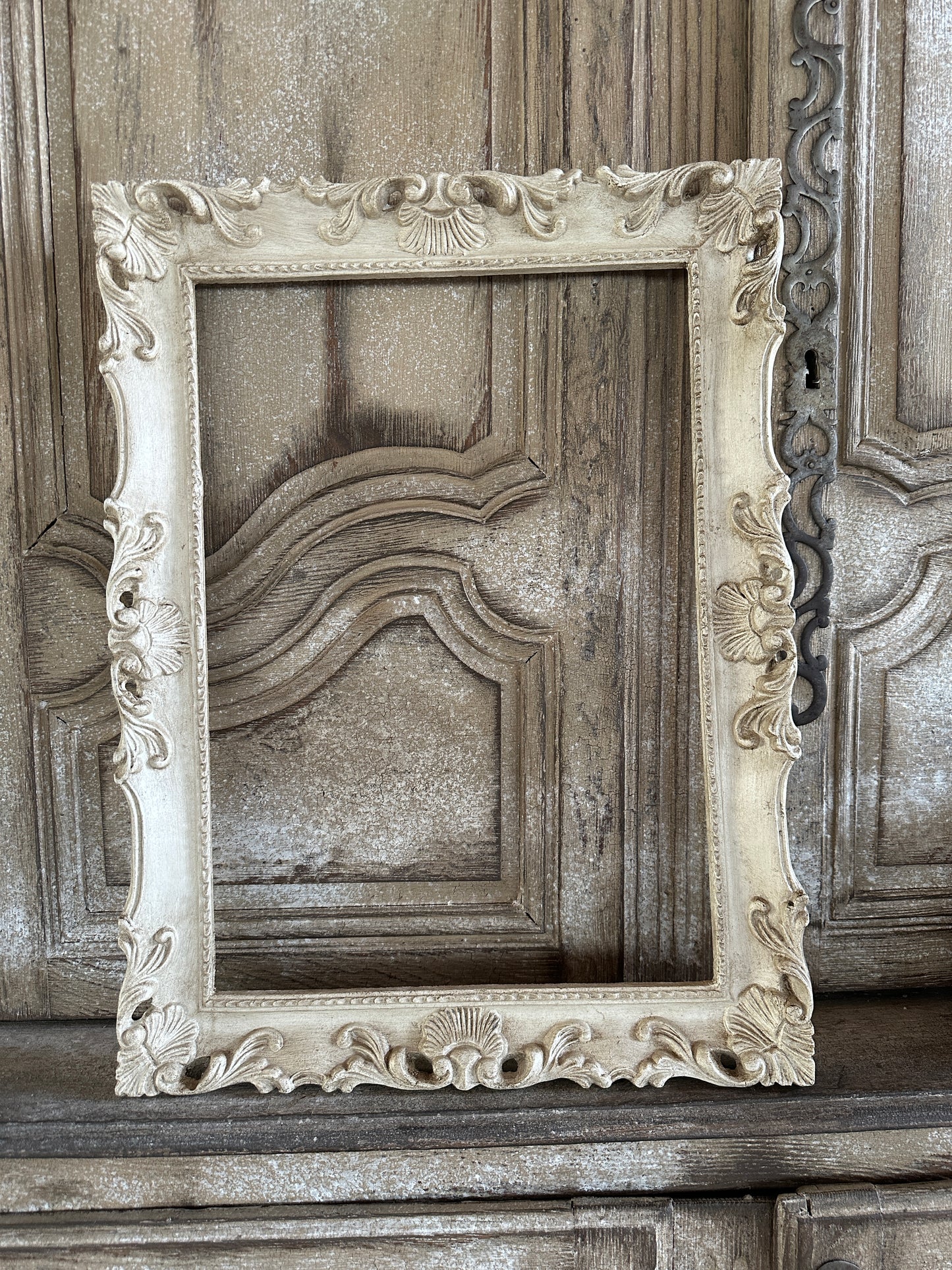 Cornice Rettangolare Con Decori A Conchiglia