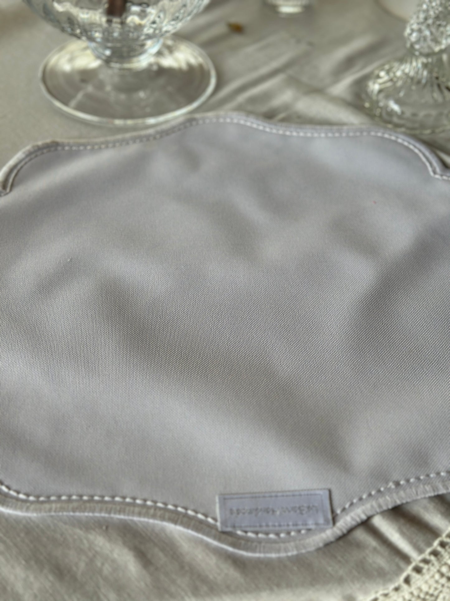 Tovaglietta Ovale Ricamata Blu/Bianco Idrorepellente