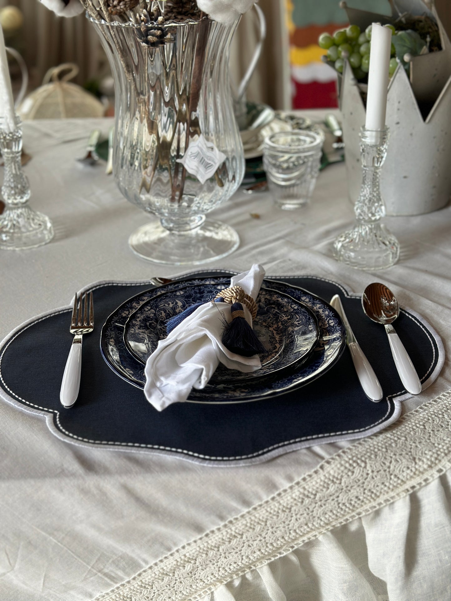 Tovaglietta Ovale Ricamata Blu/Bianco Idrorepellente