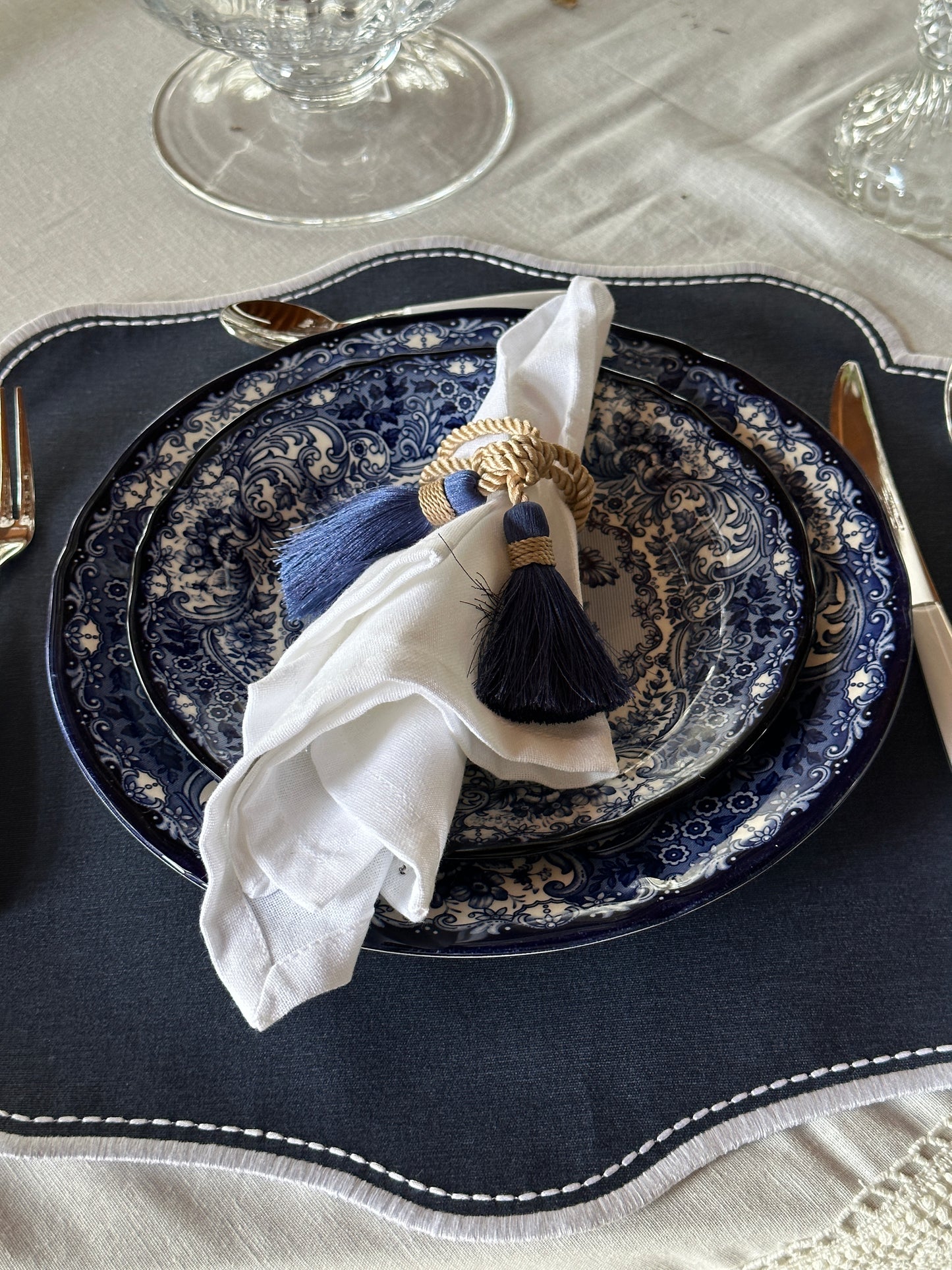Tovaglietta Ovale Ricamata Blu/Bianco Idrorepellente