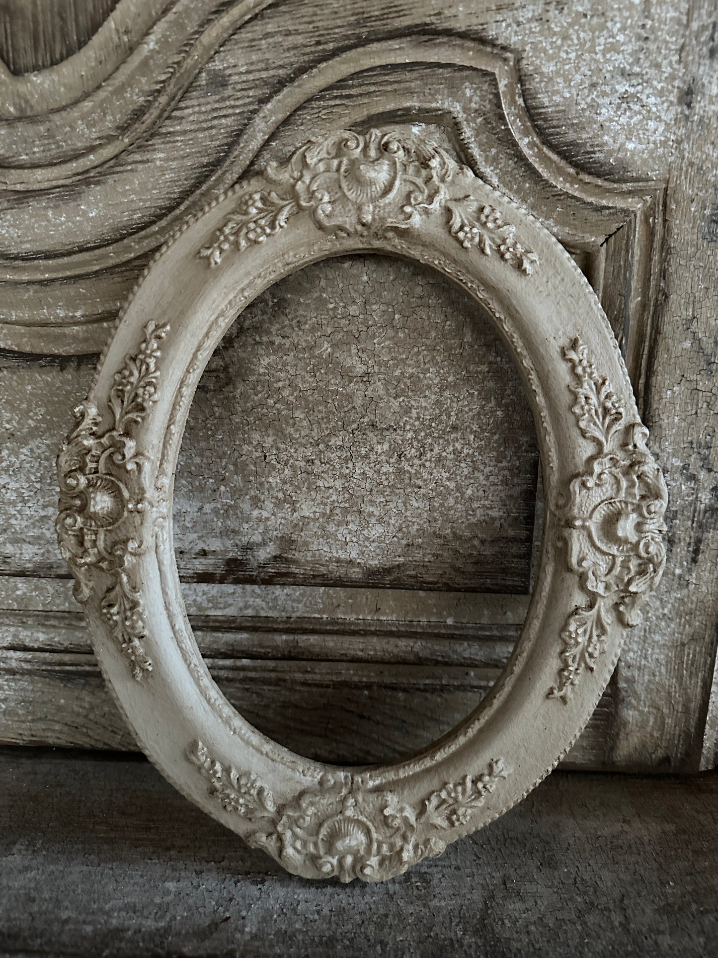 Cornice Ovale Con Decori