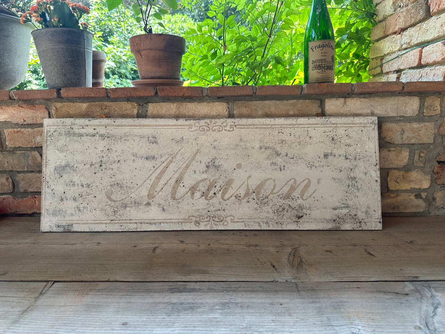 Insegna Scritta "MAISON" Bianca Con Patina Antica