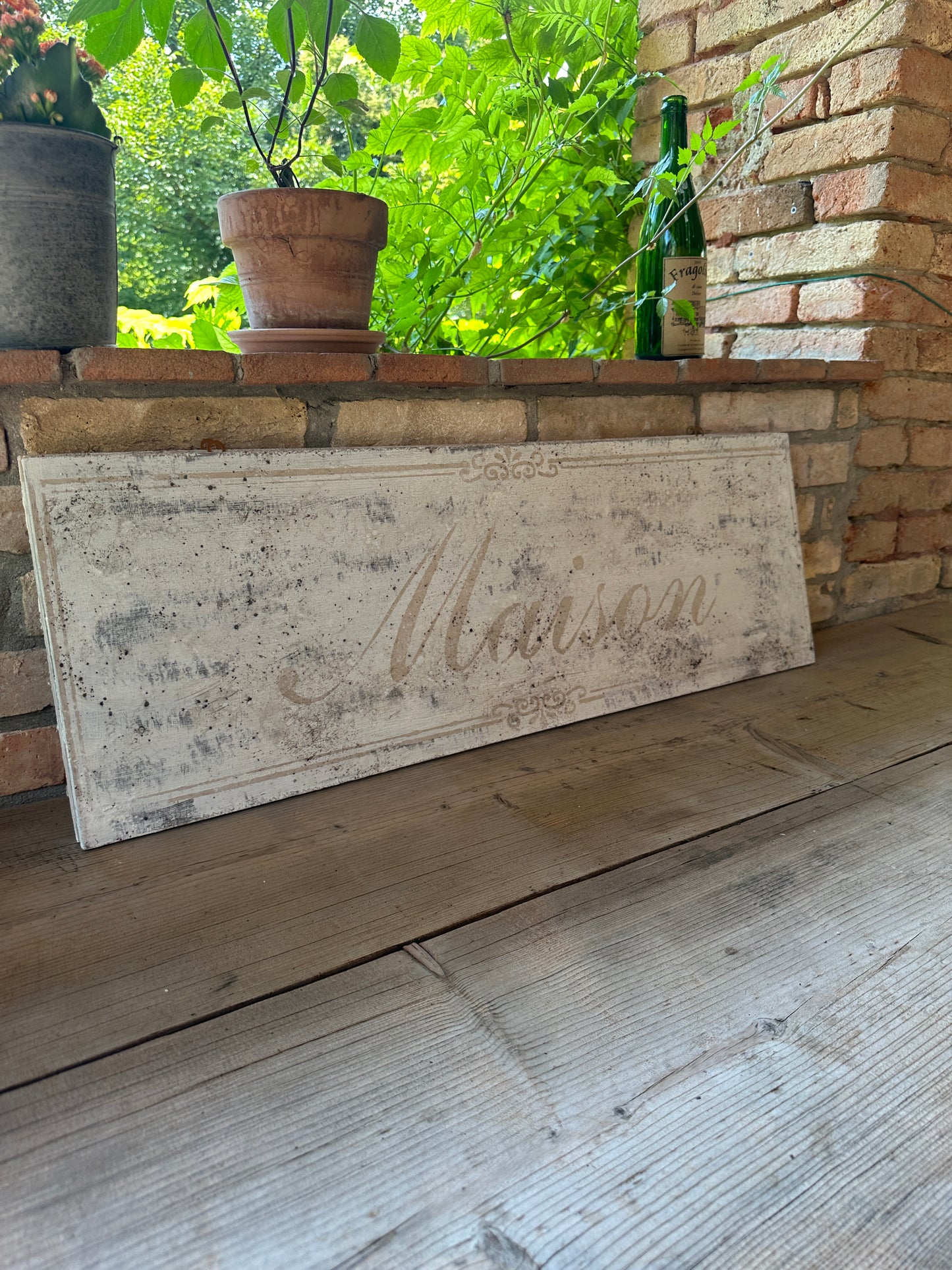 Insegna Scritta "MAISON" Bianca Con Patina Antica