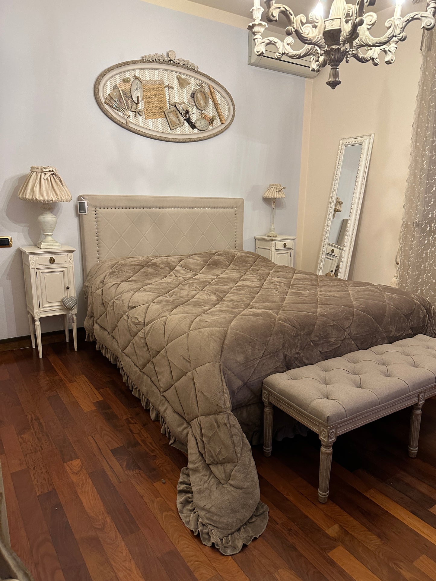 Cornice Ovale Imbottita Con Rete