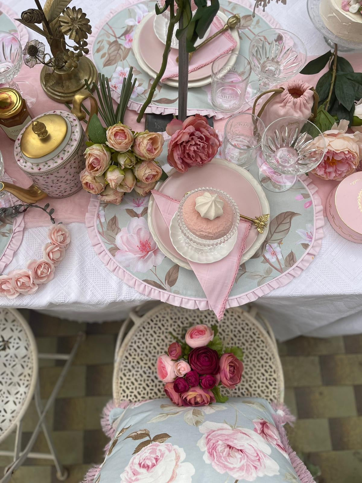 Tovaglietta Floreale Rosa Con Rouches