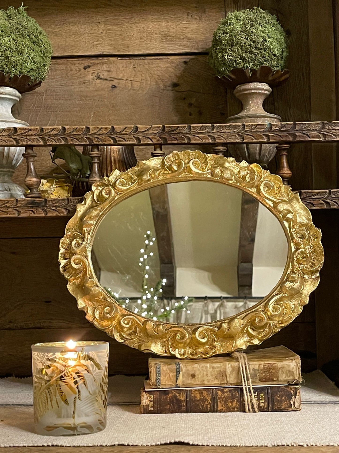 Cornice Ovale Con Intarsi
