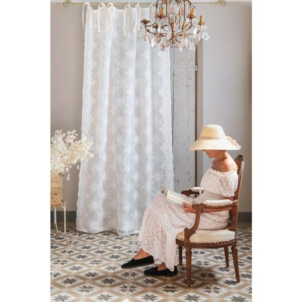 Tenda Con Decori Romanzo